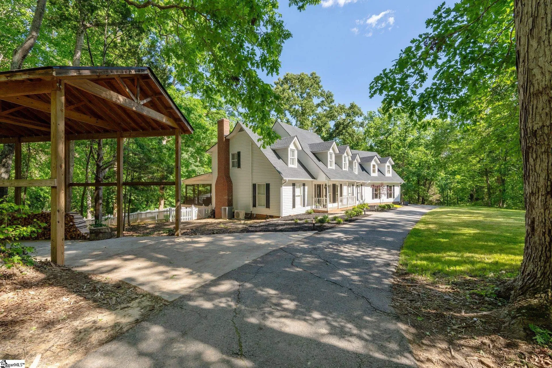Property image 2 at 300 Shagbark Circle, Simpsonville, SC 29680