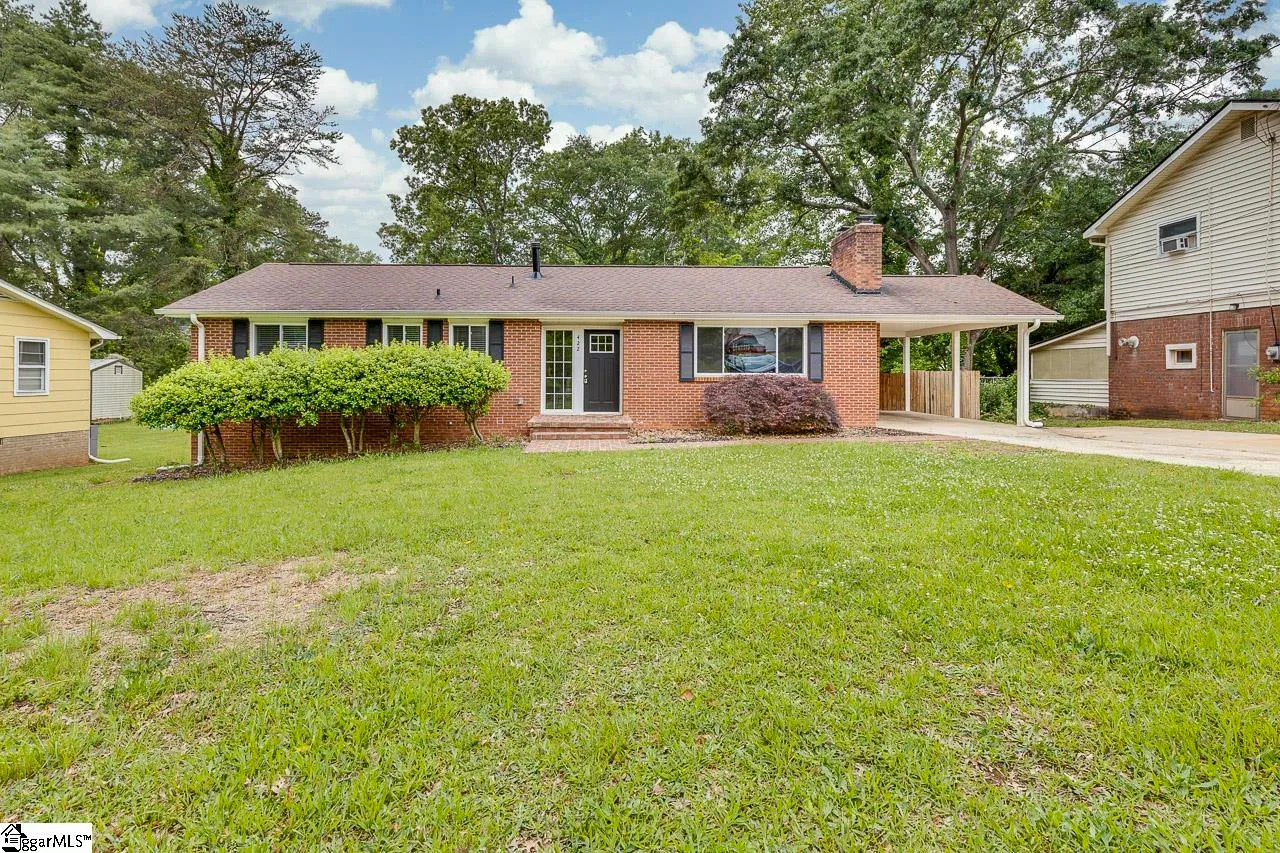 South Forest Estates, Greenville Community