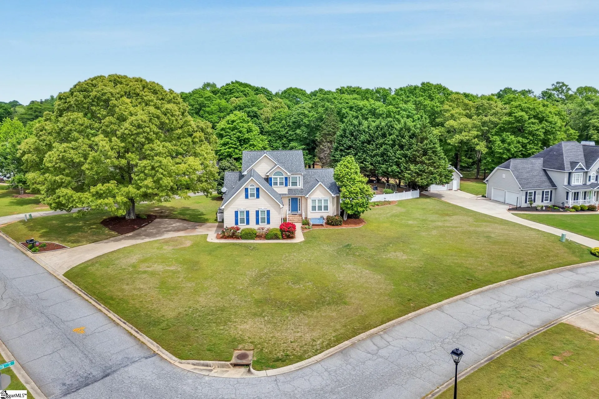 The Summit, Piedmont Community