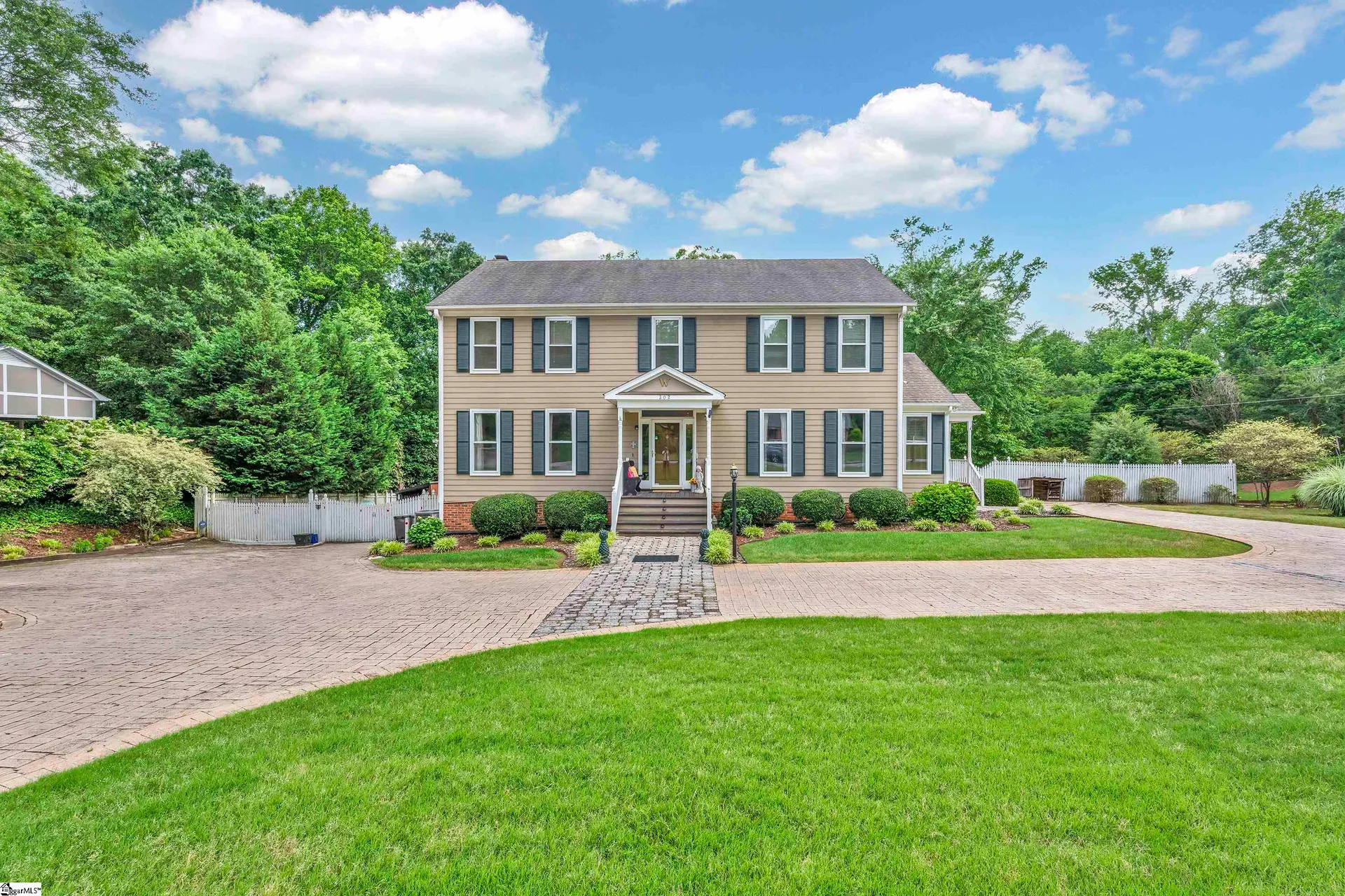 202 Fernbrook Circle