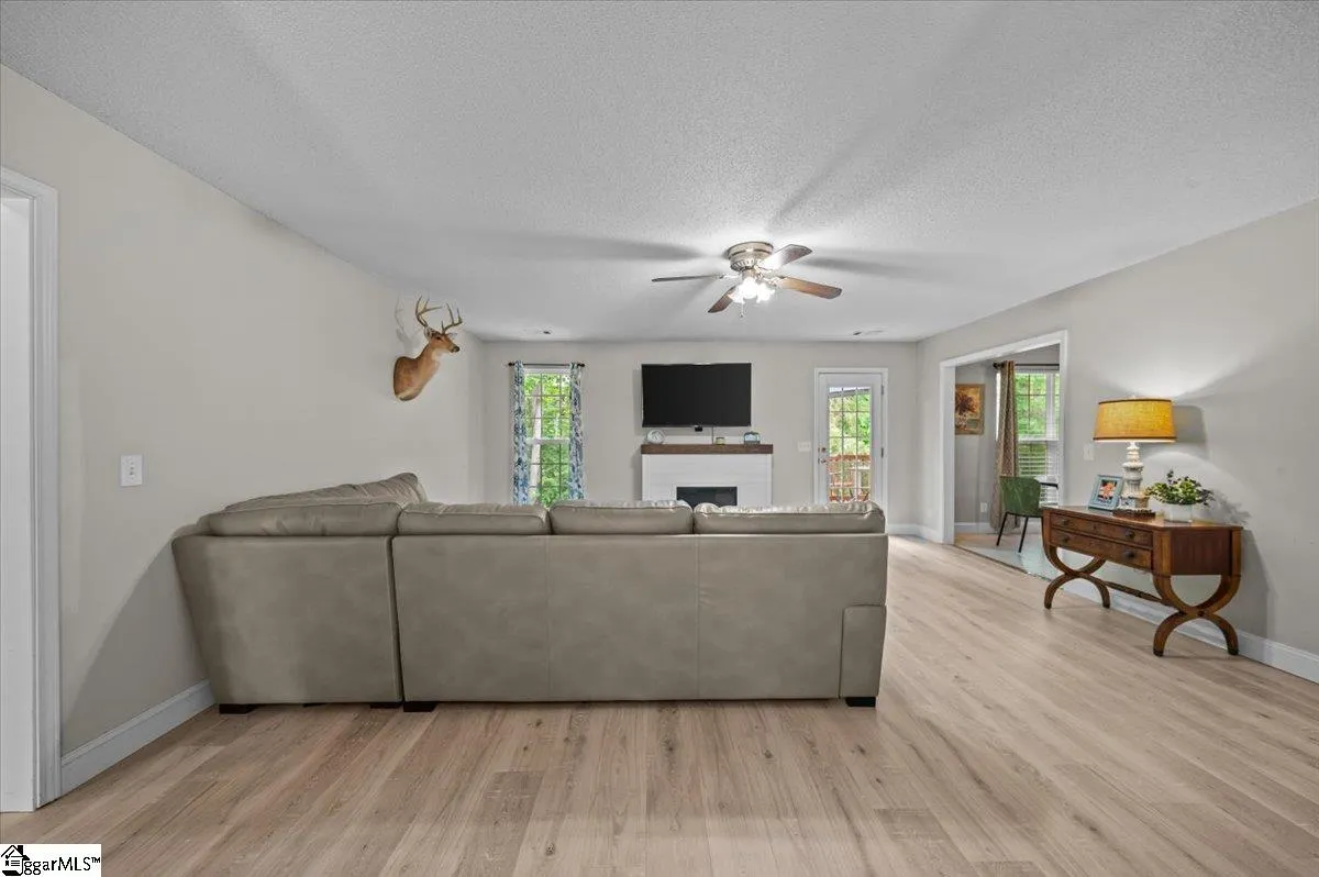 Property image 5 at 108 W Peninsula Drive, Laurens, SC 29360
