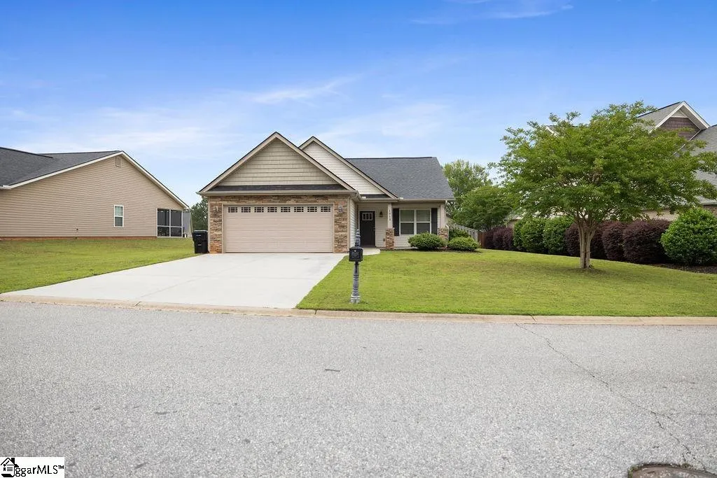 1013 Whirlaway Circle