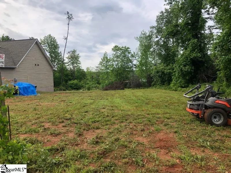 Property image 2 at 302 S Fairfield Road, Greenville, SC 29605