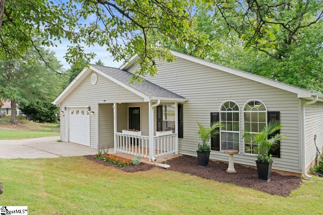Property image 2 at 338 E Celestial Drive, Greer, SC 29651