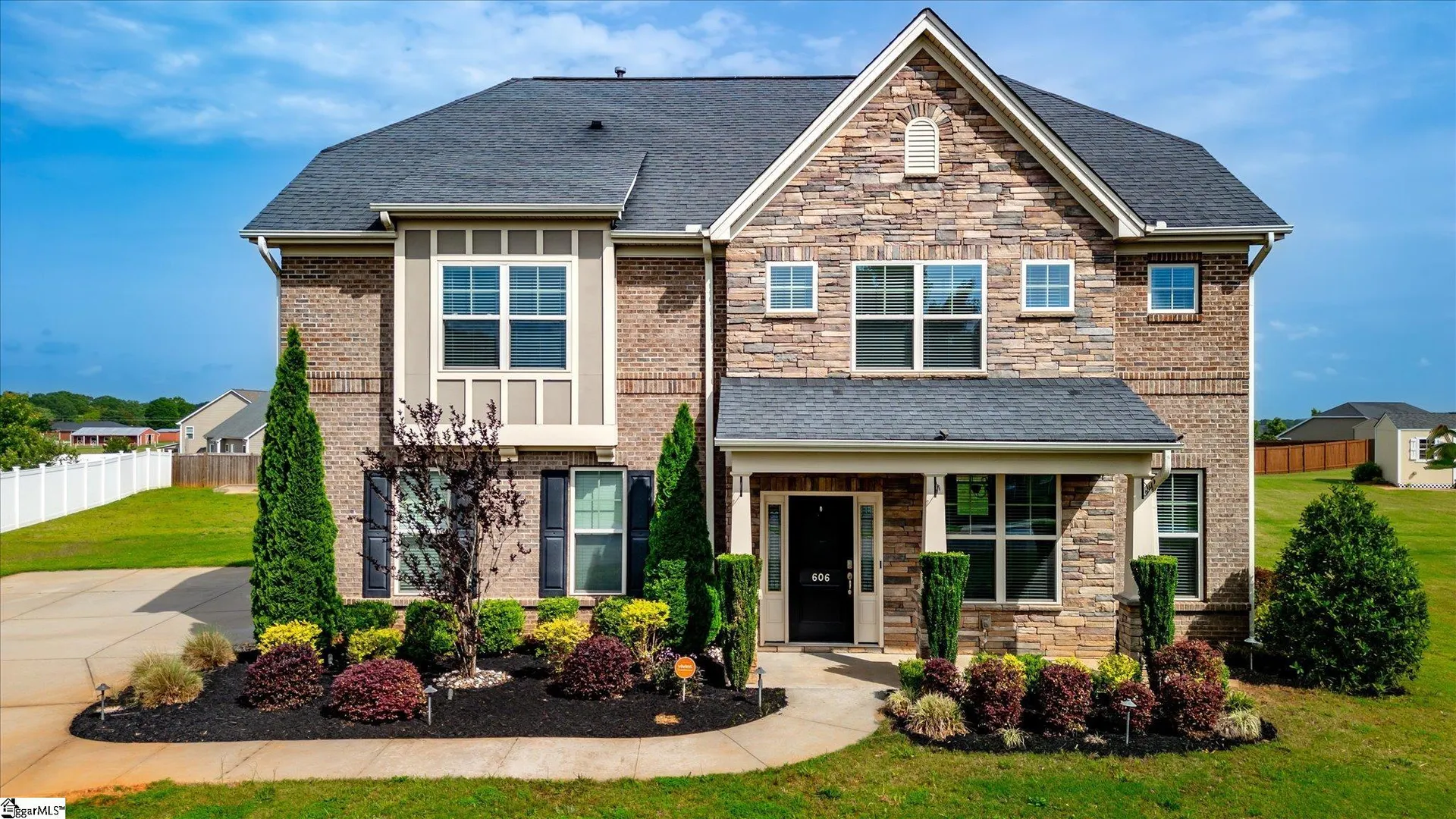 Hunt Meadows, Easley Community