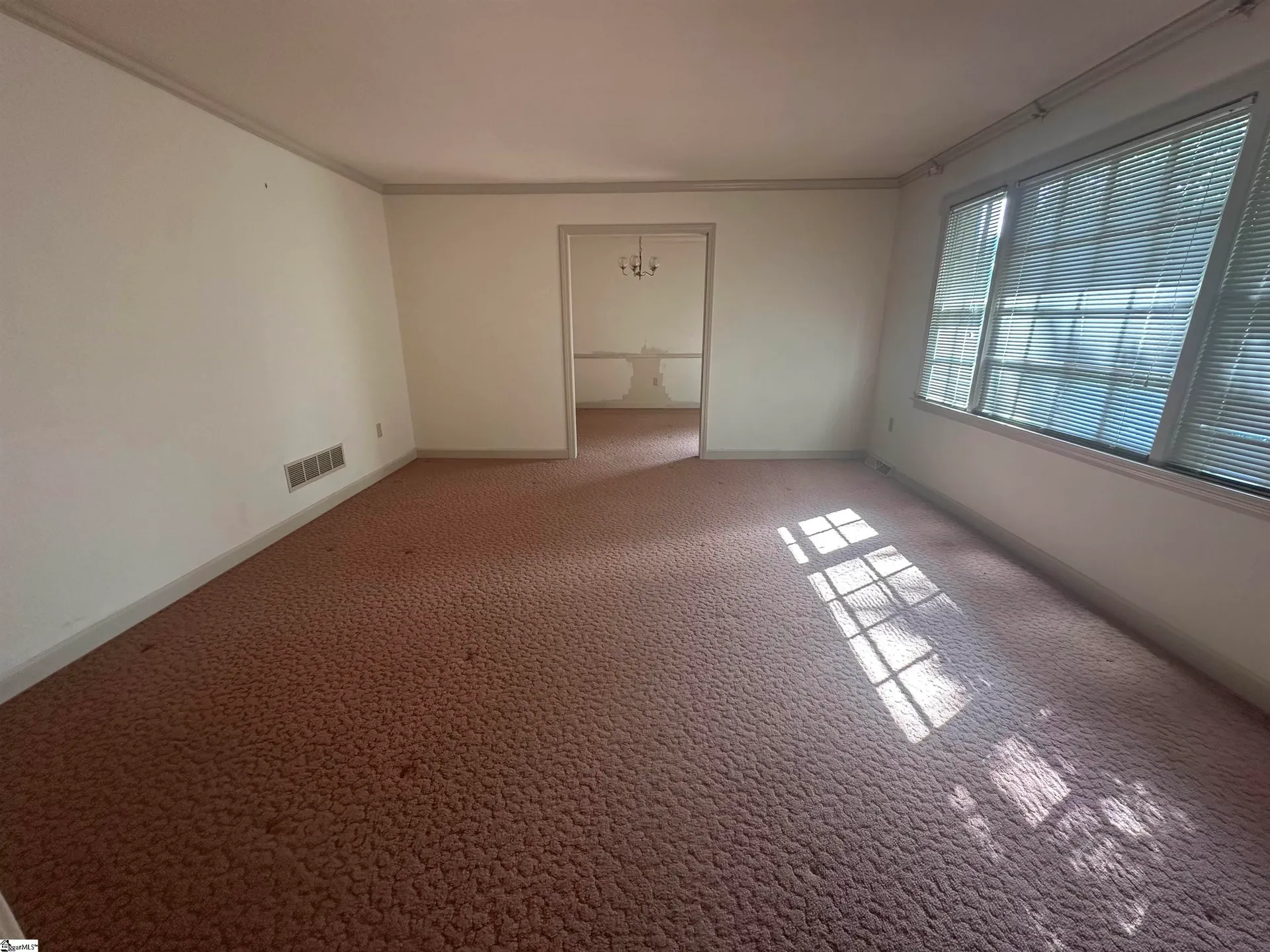 Property image 2 at 406 Rollingreen Road, Greenville, SC 29615