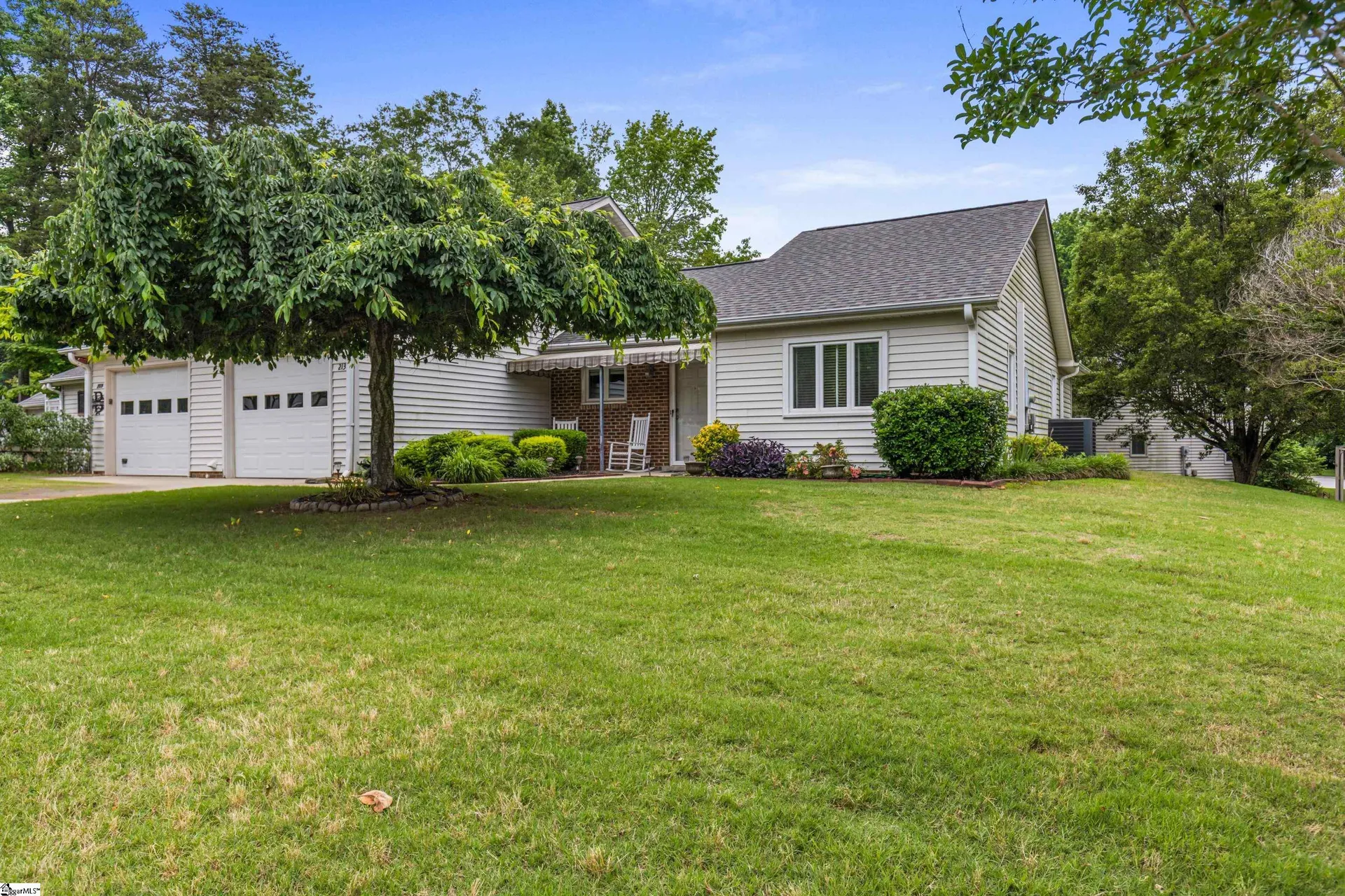 Property image 3 at 213 Creek Forest Drive, Greenville, SC 29615