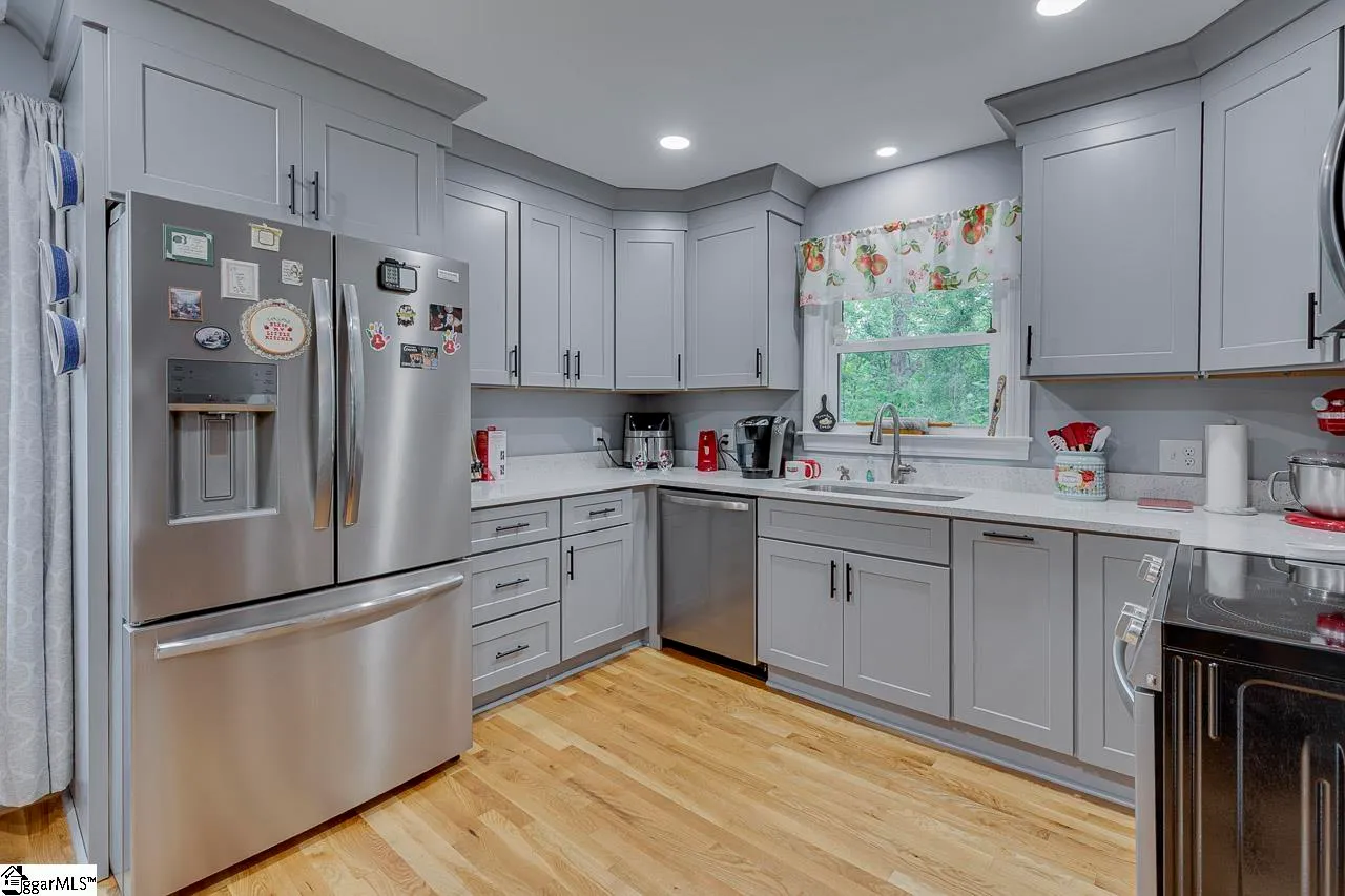Property image 2 at 40 Kirkwood Lane, Greenville, SC 29607