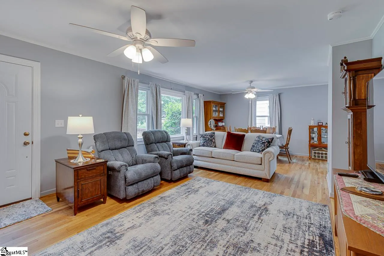 Property image 3 at 40 Kirkwood Lane, Greenville, SC 29607