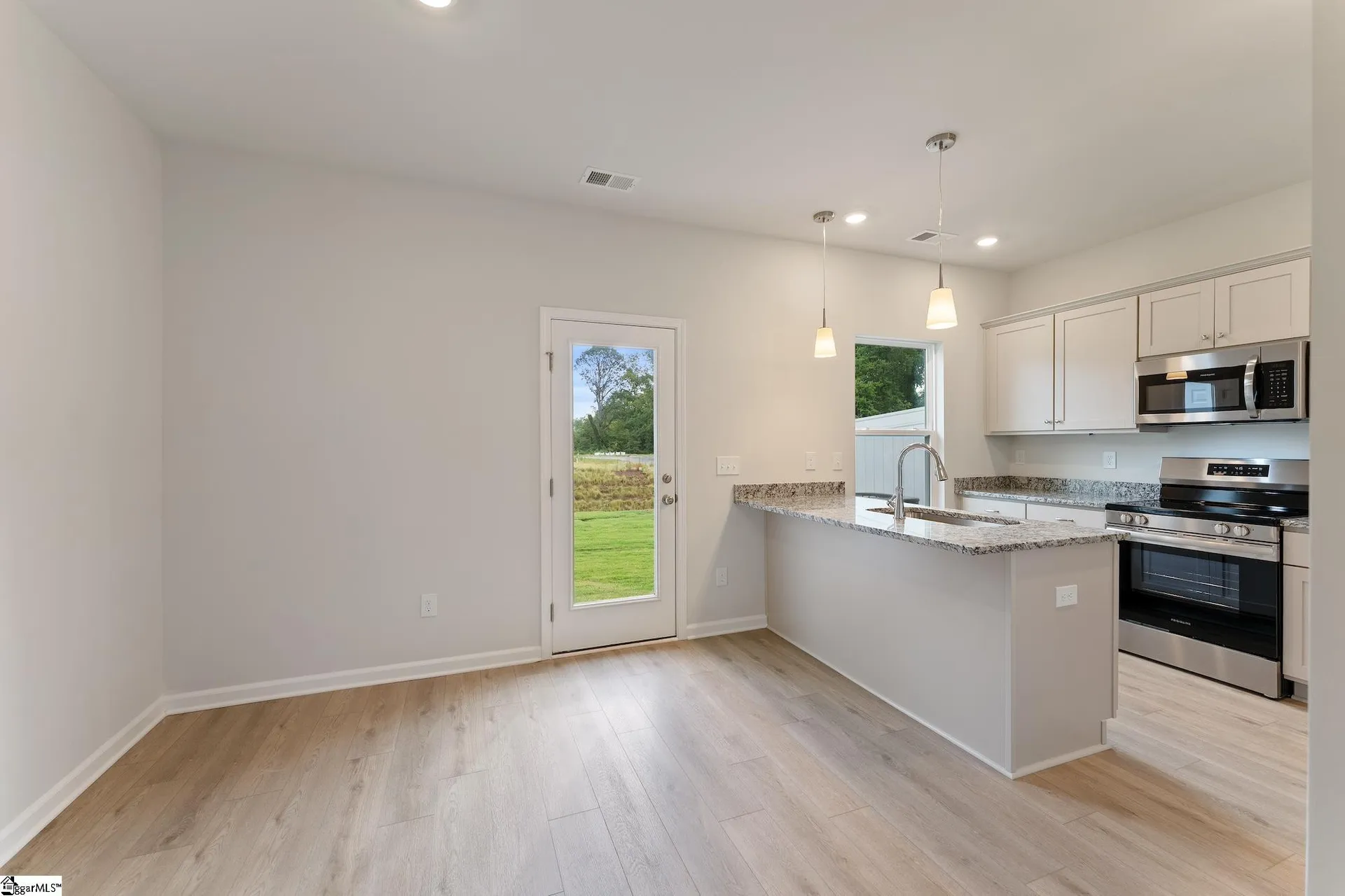 Property image 4 at 102 Denham Drive, Taylors, SC 29687