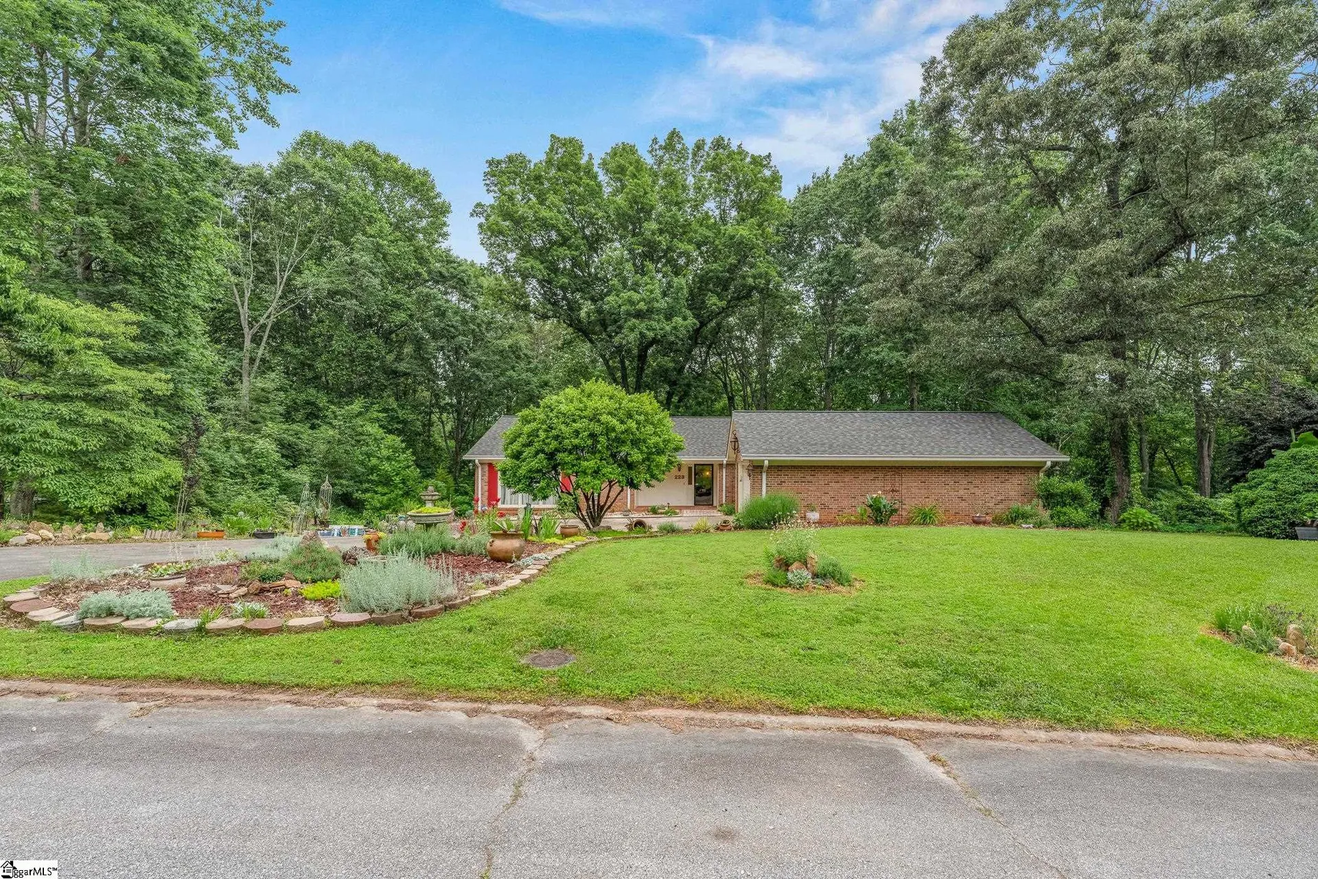 Property image 4 at 223 Covington Road, Greenville, SC 29617-2007