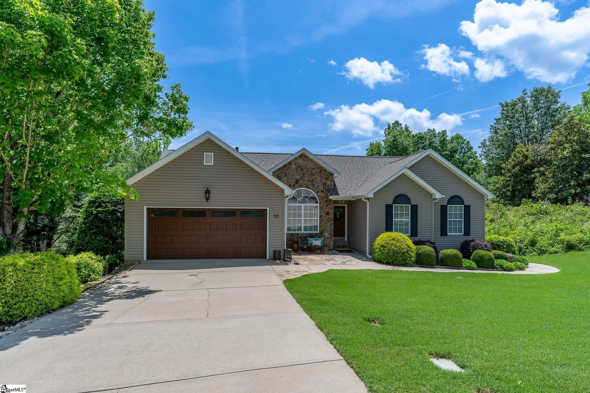 Brook Ridge Hills, Greenville Community