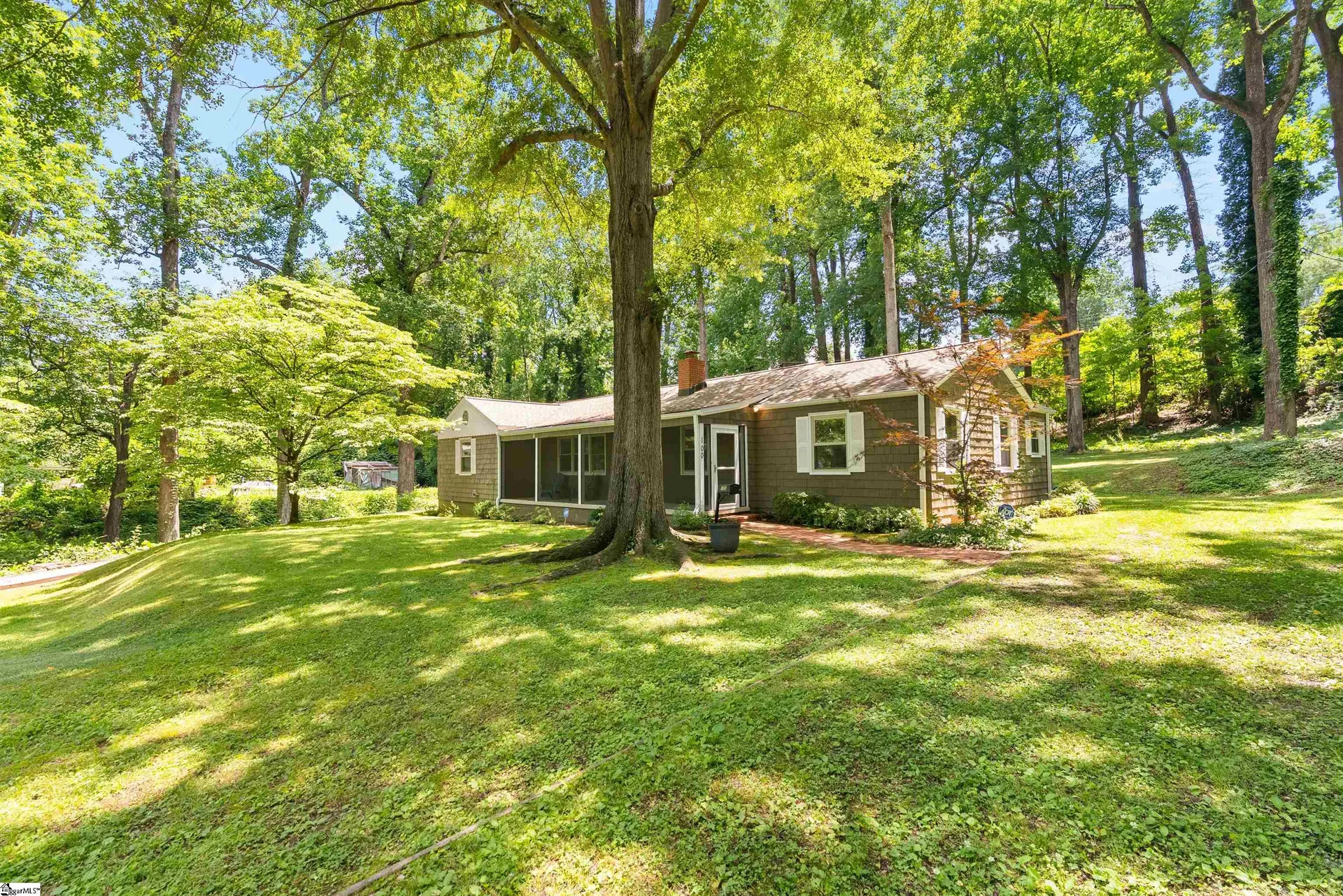 100 Maxwell Road