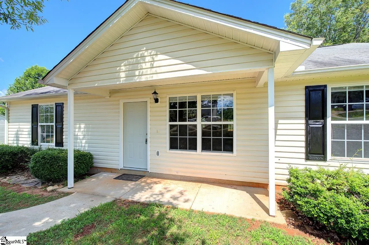 Property image 2 at 212 Riverbreeze Road, Greenville, SC 29611