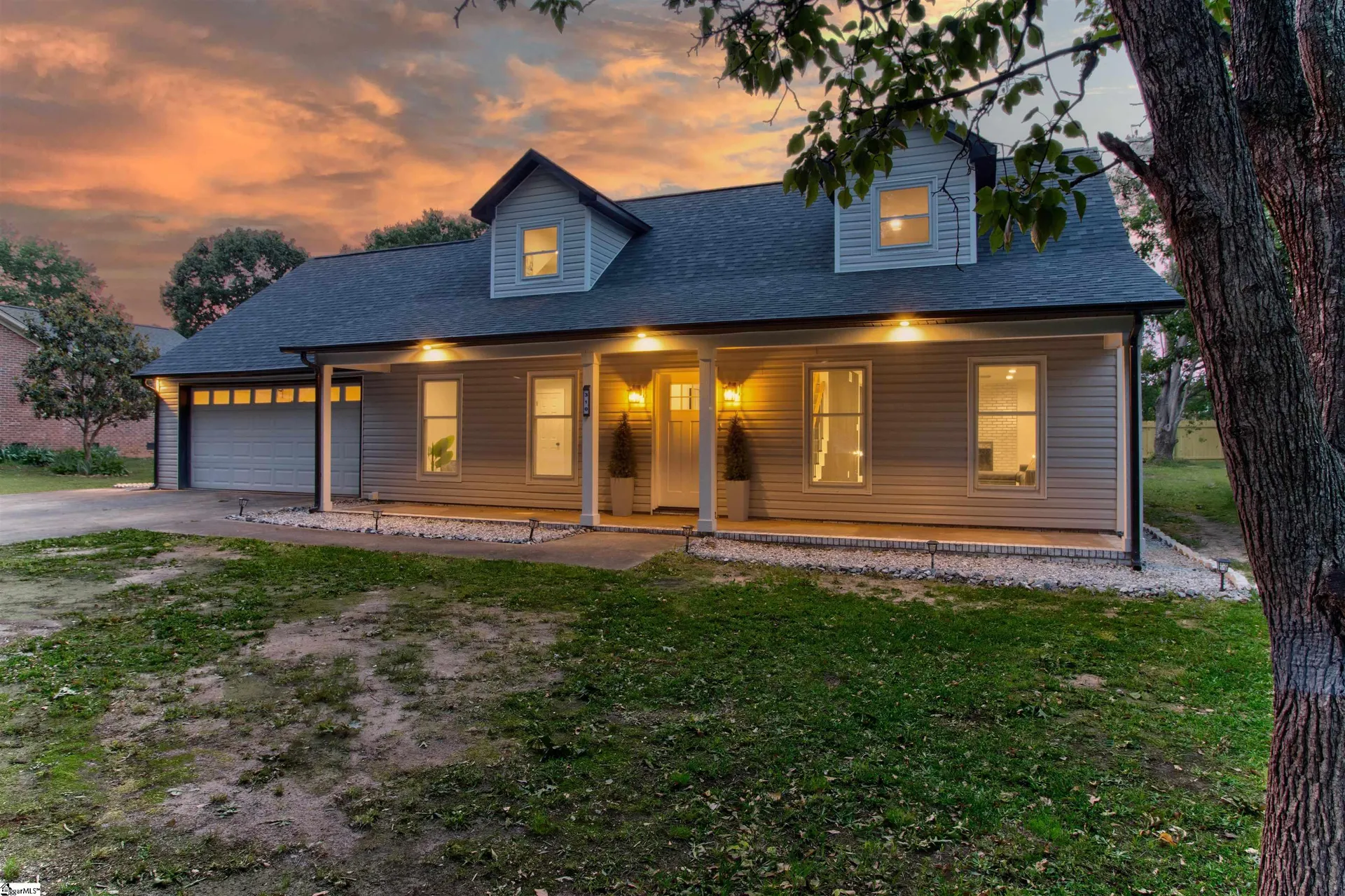 Chestnut Lake, Inman Community