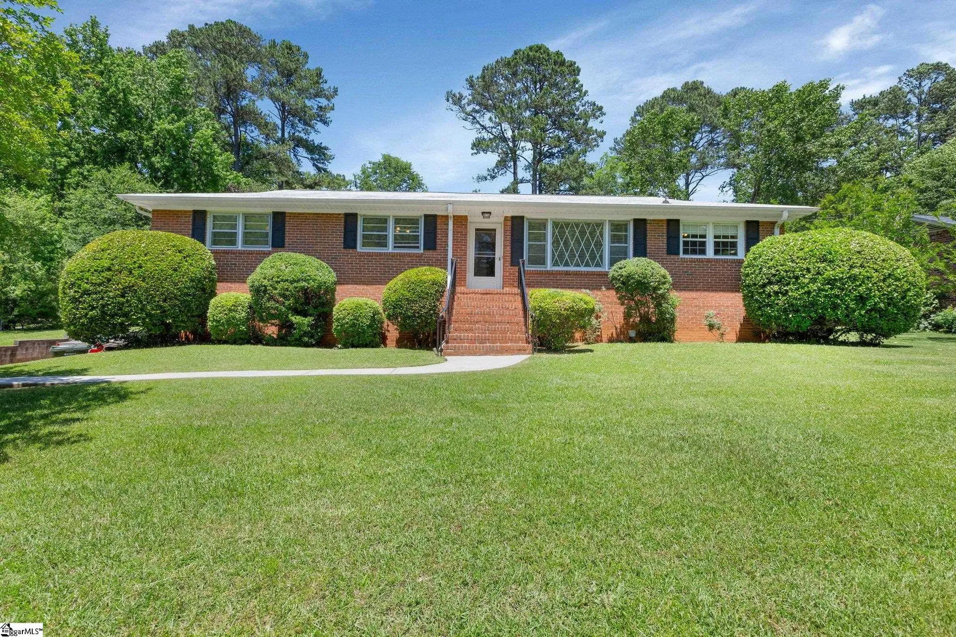 12 Longmeadow Road
