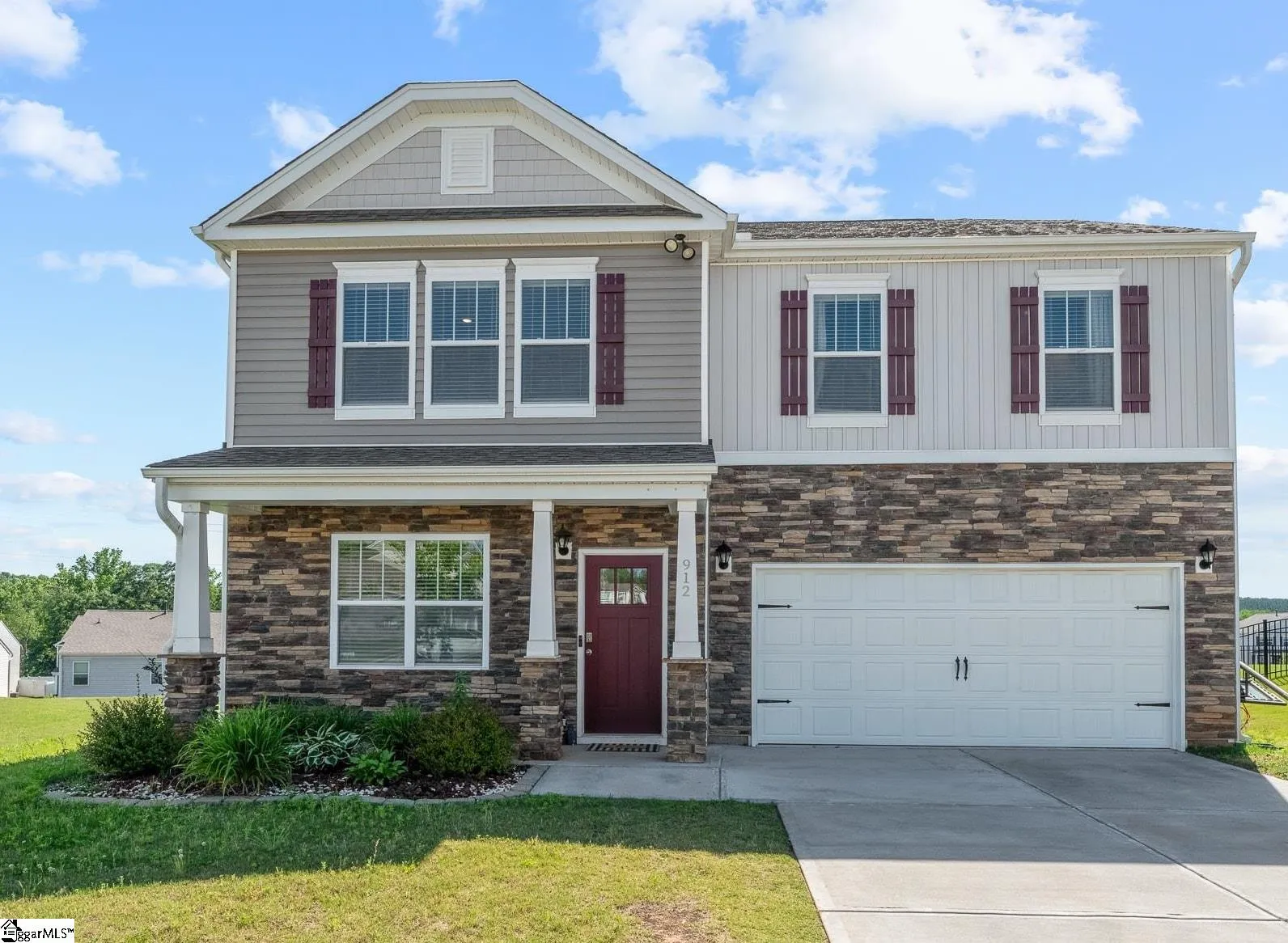 Hampton Hills, Lyman Community