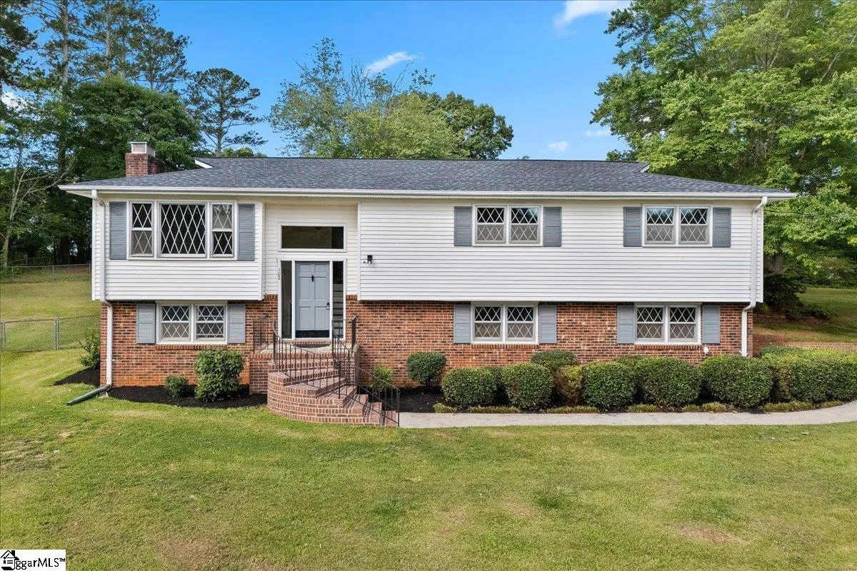 102 Willow Court