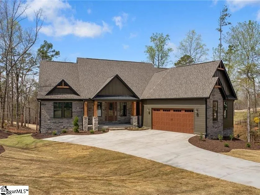 2610 Dog Leg Lane
