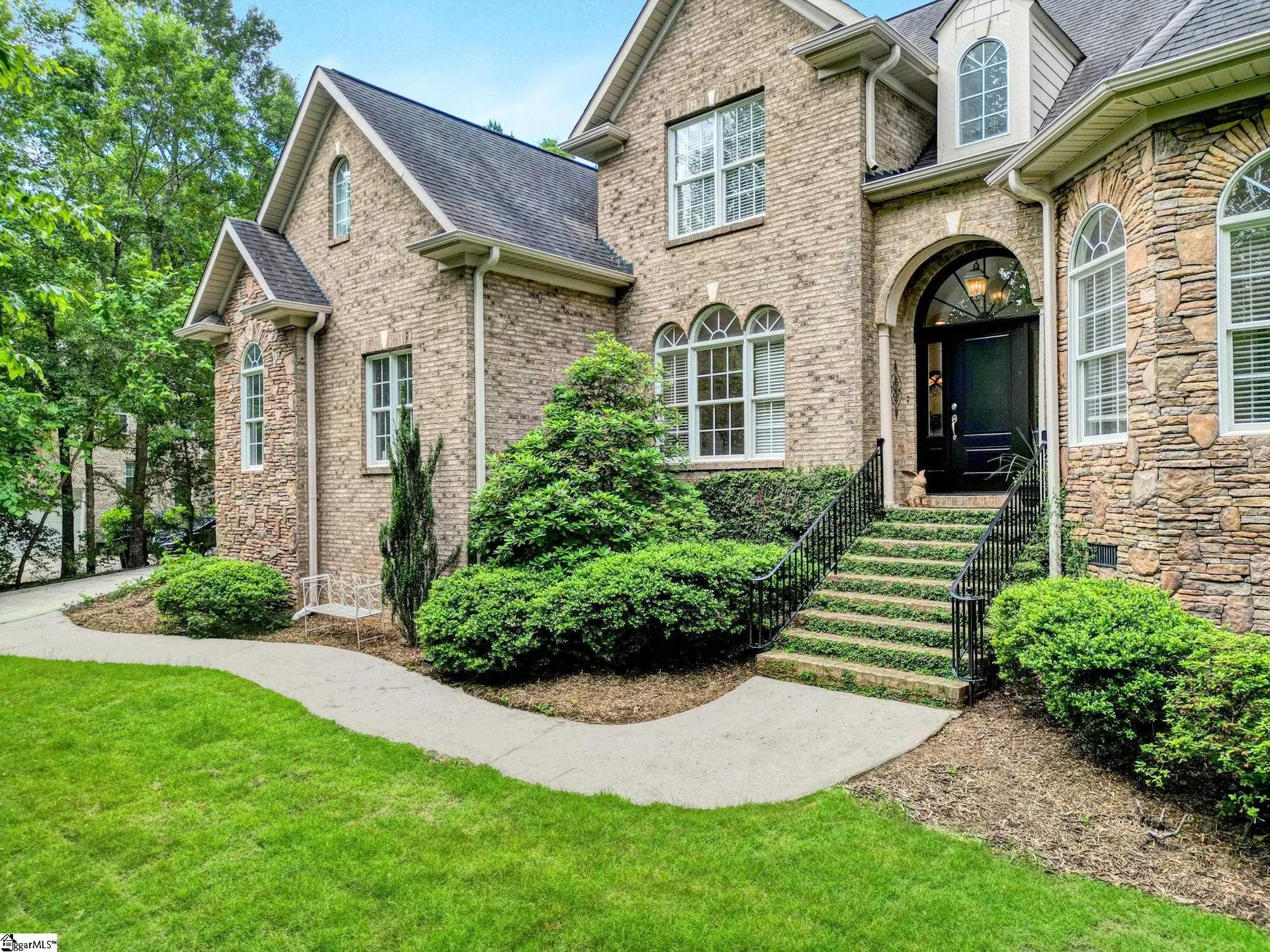 8 Knob Creek Court