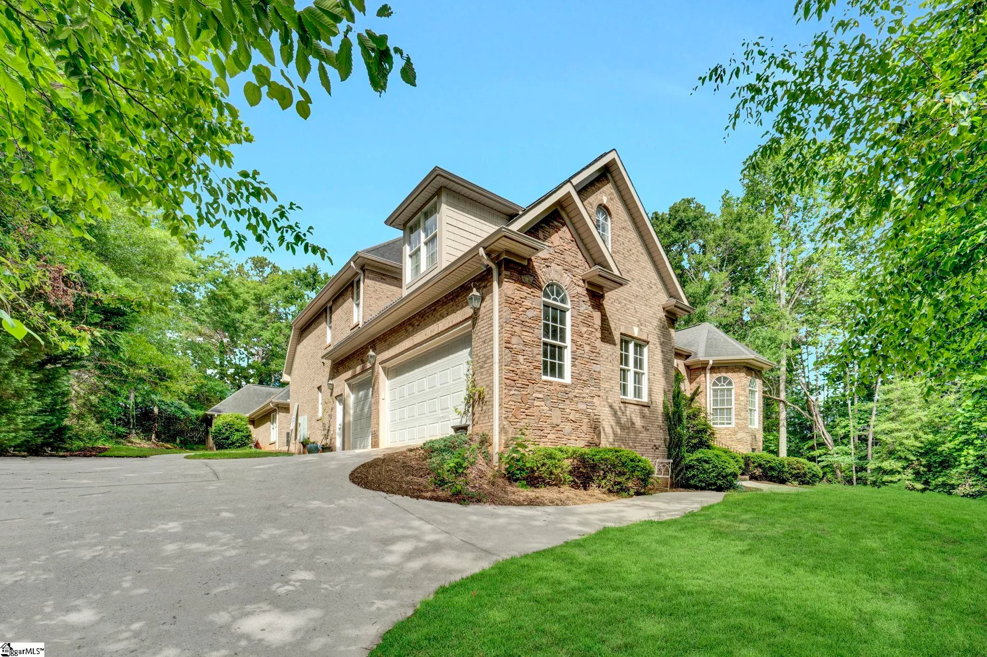 Property image 4 at 8 Knob Creek Court, Greer, SC 29651
