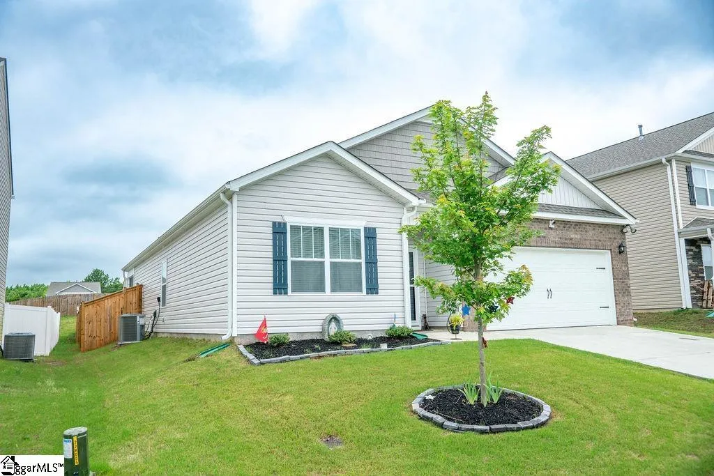 Property image 3 at 305 Bonifay Drive, Fountain Inn, SC 29644