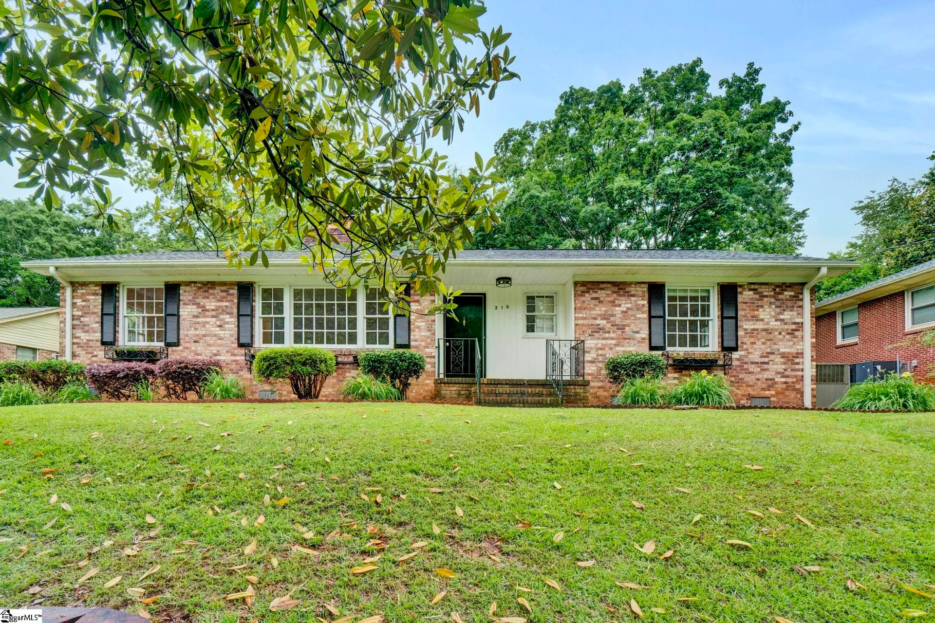 Magnolia Acres, Greenville Community
