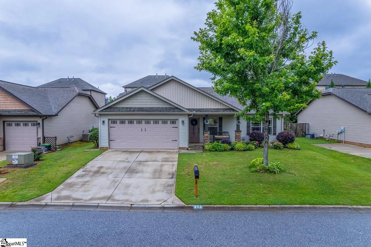 653 Chartwell Drive