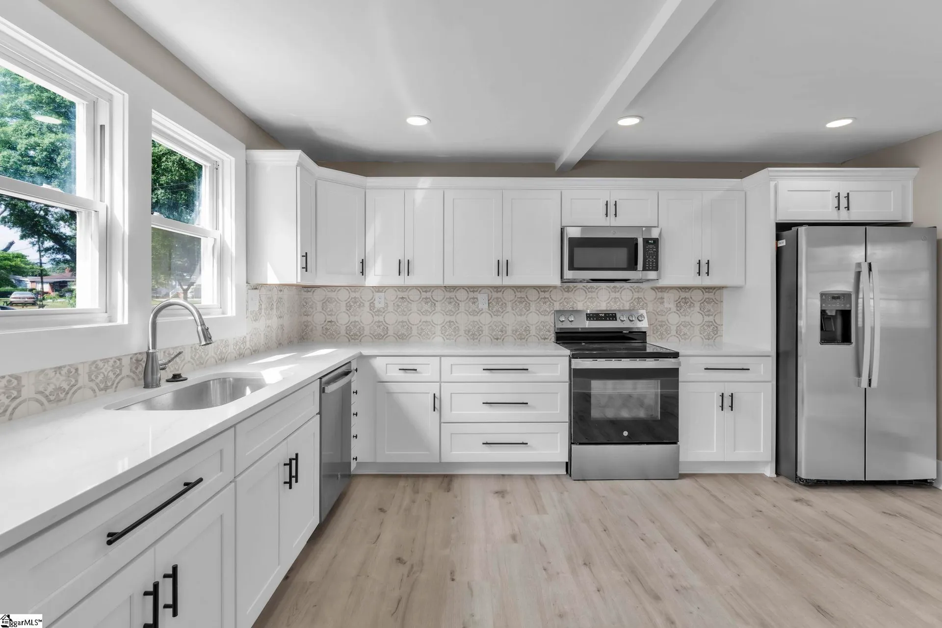 Property image 3 at 306 Flora Avenue, Greenville, SC 29611-5330