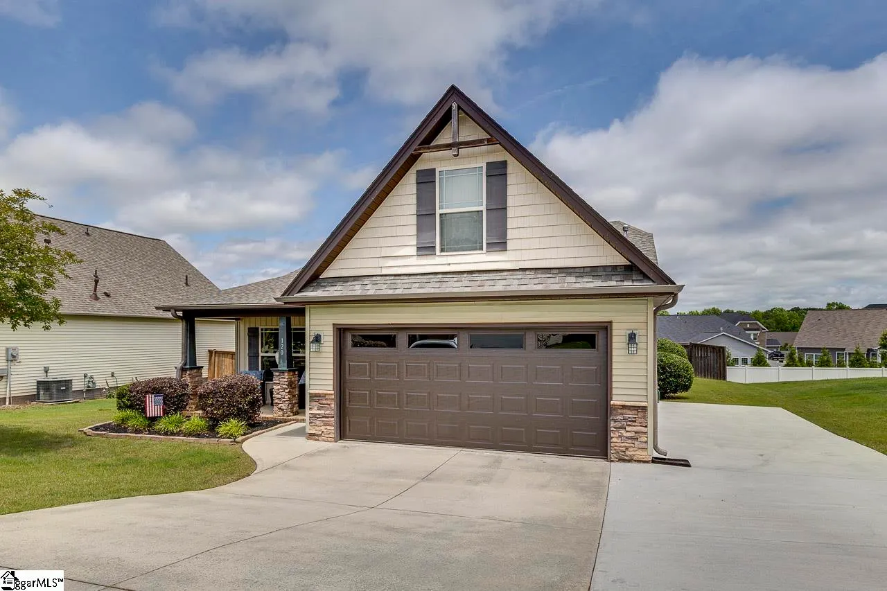 Property image 2 at 120 Damascus Drive, Simpsonville, SC 29681