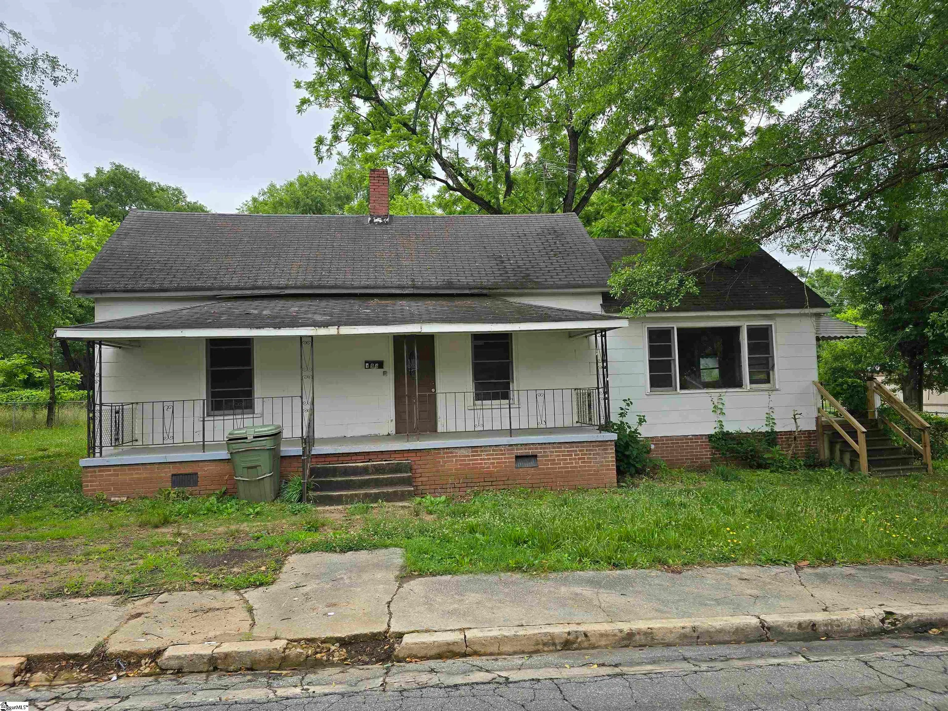 Property image 1 at 196 Poplar Street, Clinton, SC 29325