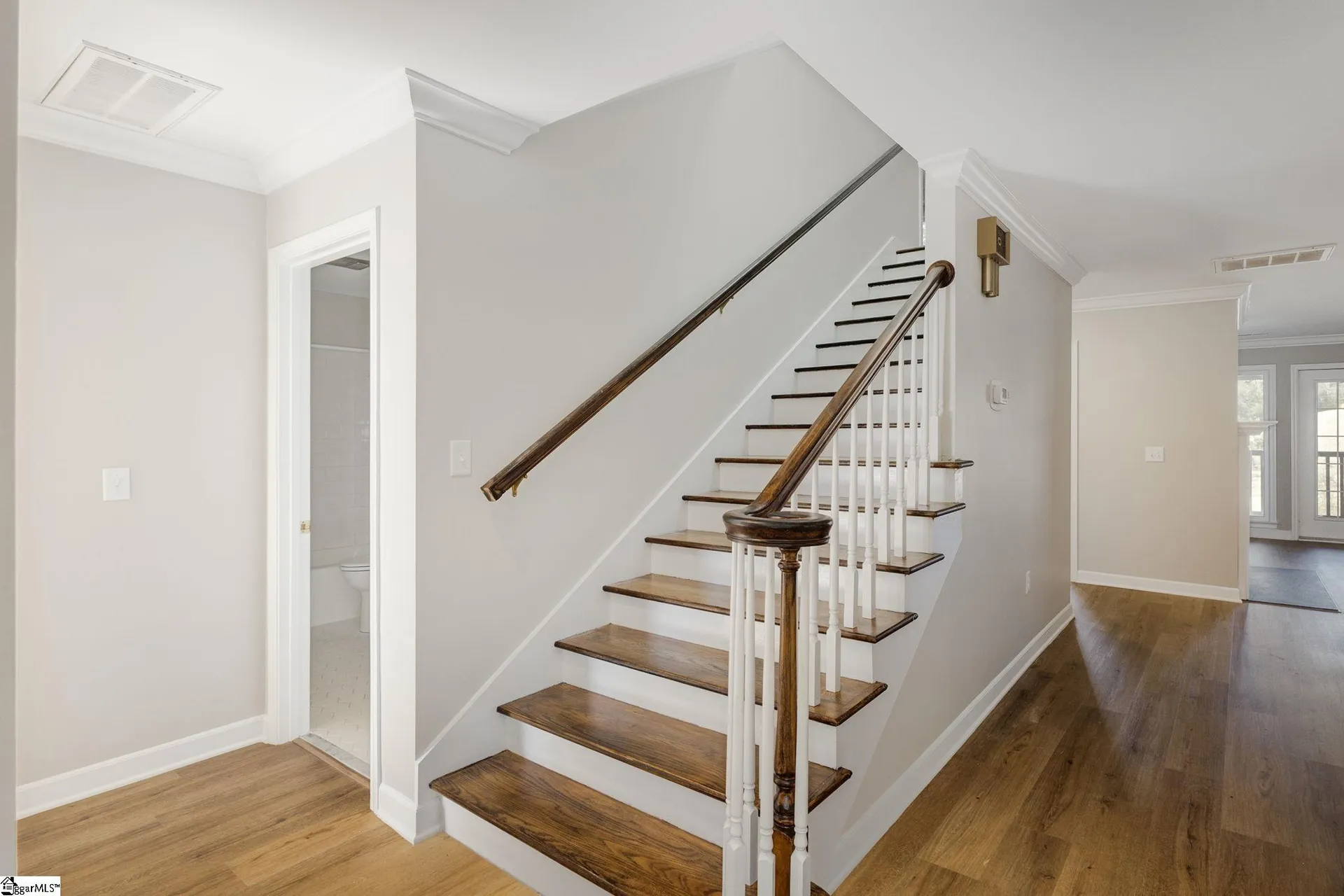 Property image 5 at 409 Hunters Circle, Greenville, SC 29617