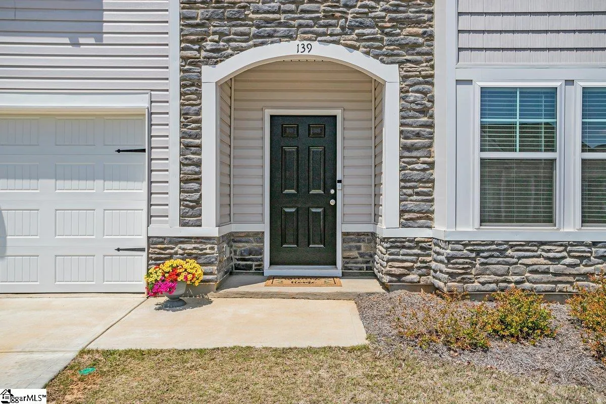 Property image 3 at 139 Strongridge Trail, Simpsonville, SC 29681