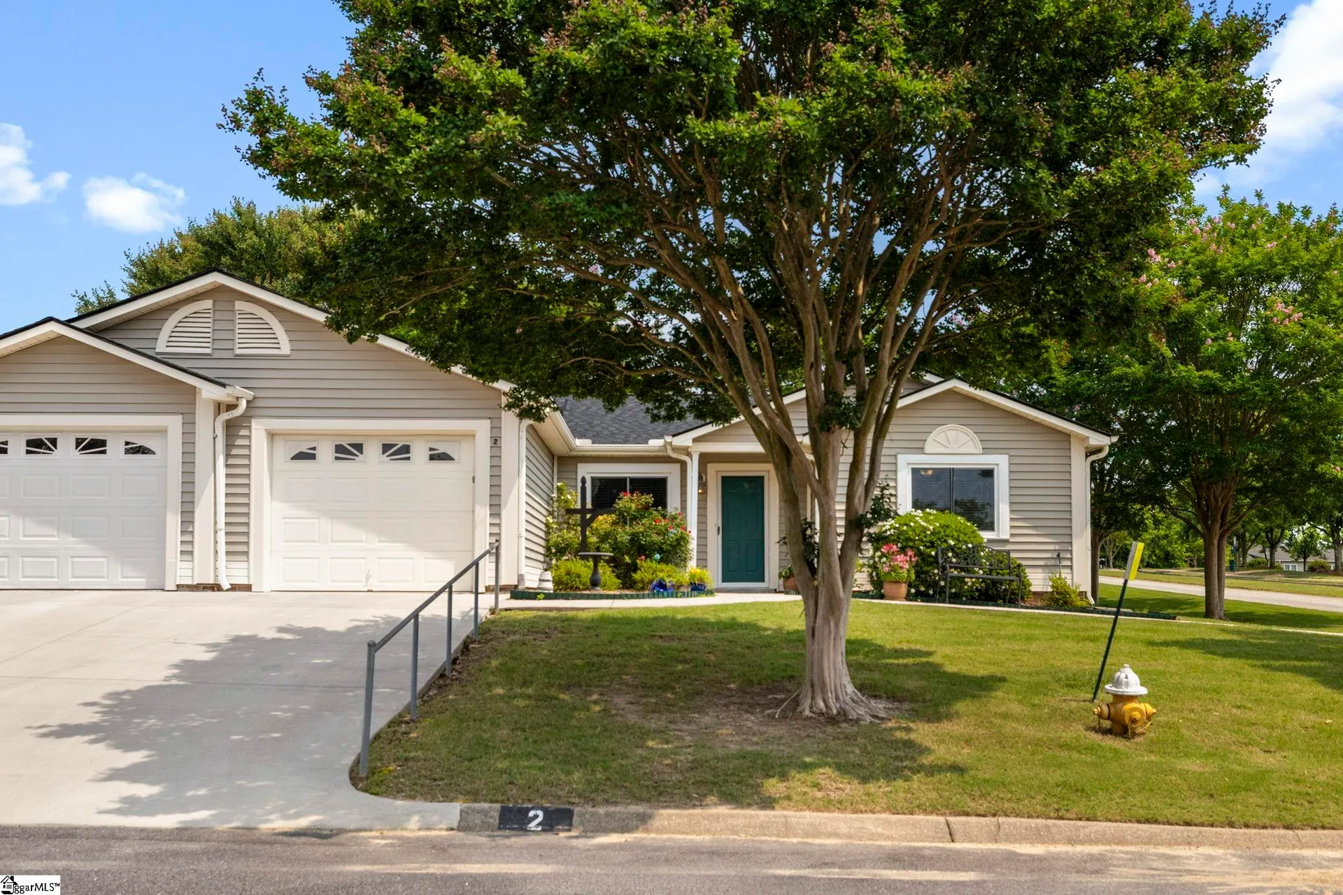 Property image 2 at 2 Hillview Drive, Greenville, SC 29615