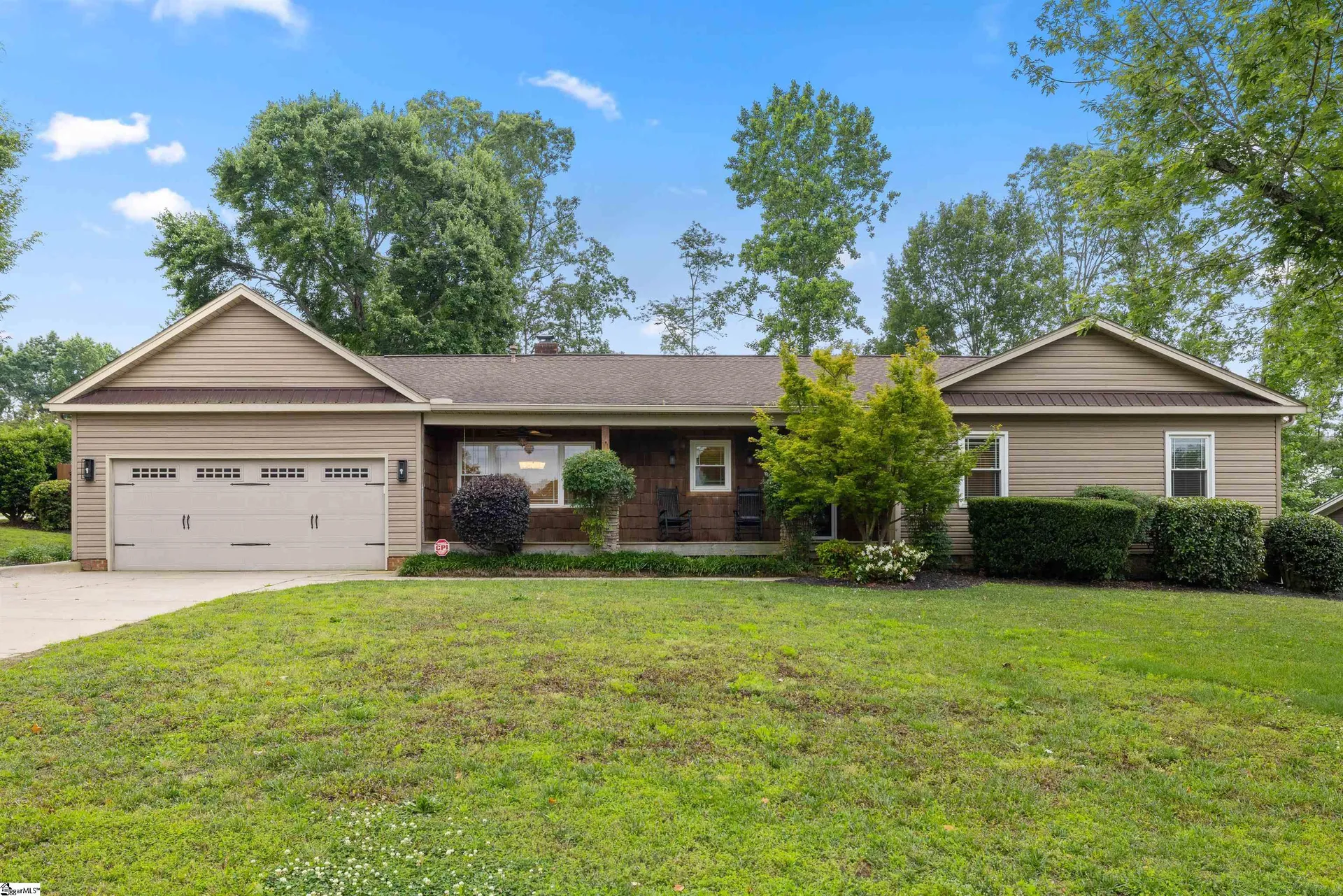 Property image 1 at 1 Huntley Castle Court, Taylors, SC 29687