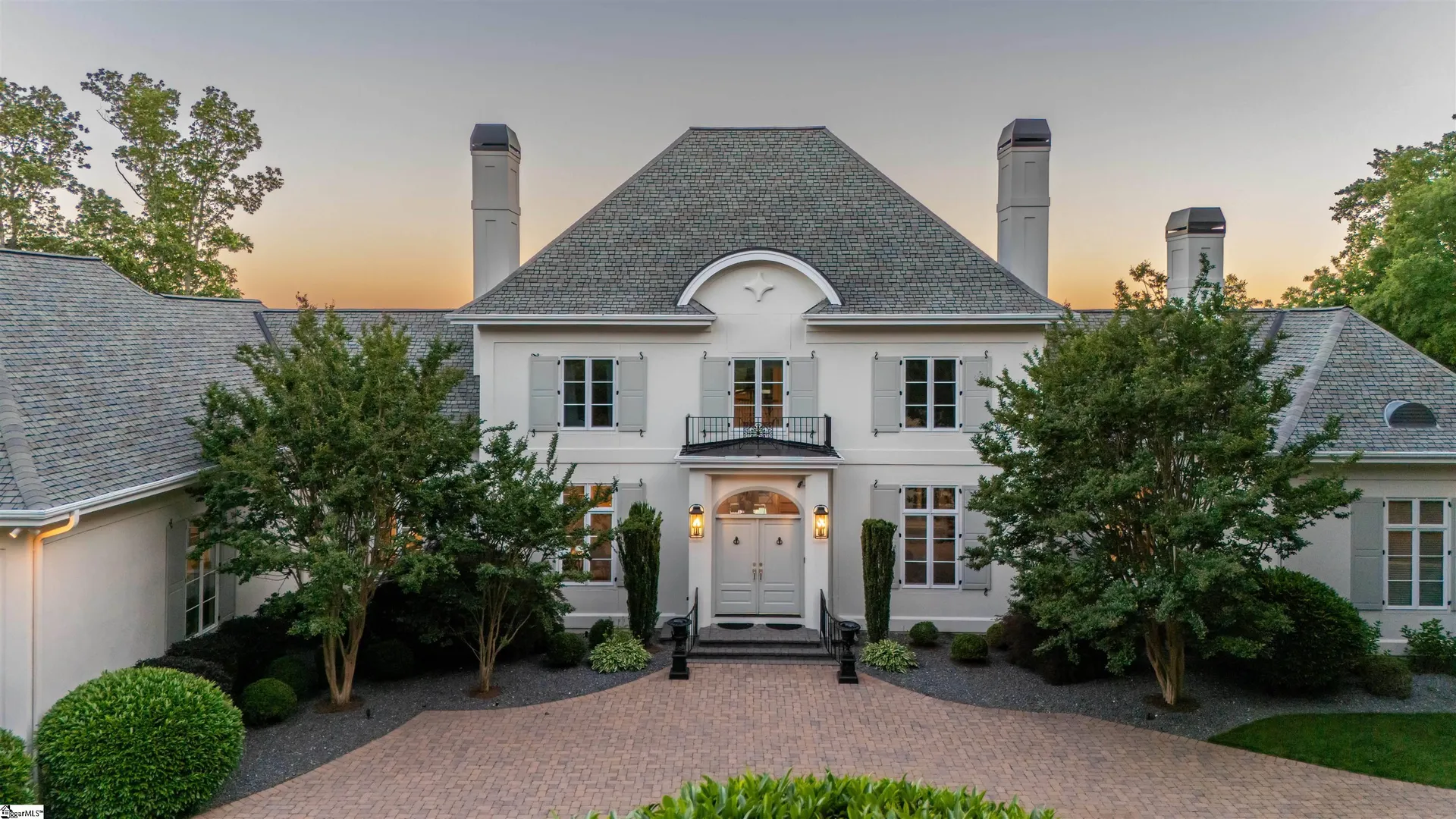 8 Fair Cliff Court