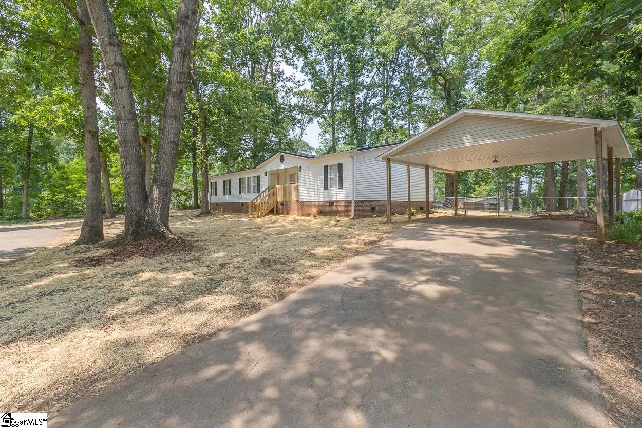 Property image 2 at 207 Shade Tree Circle, Easley, SC 29640