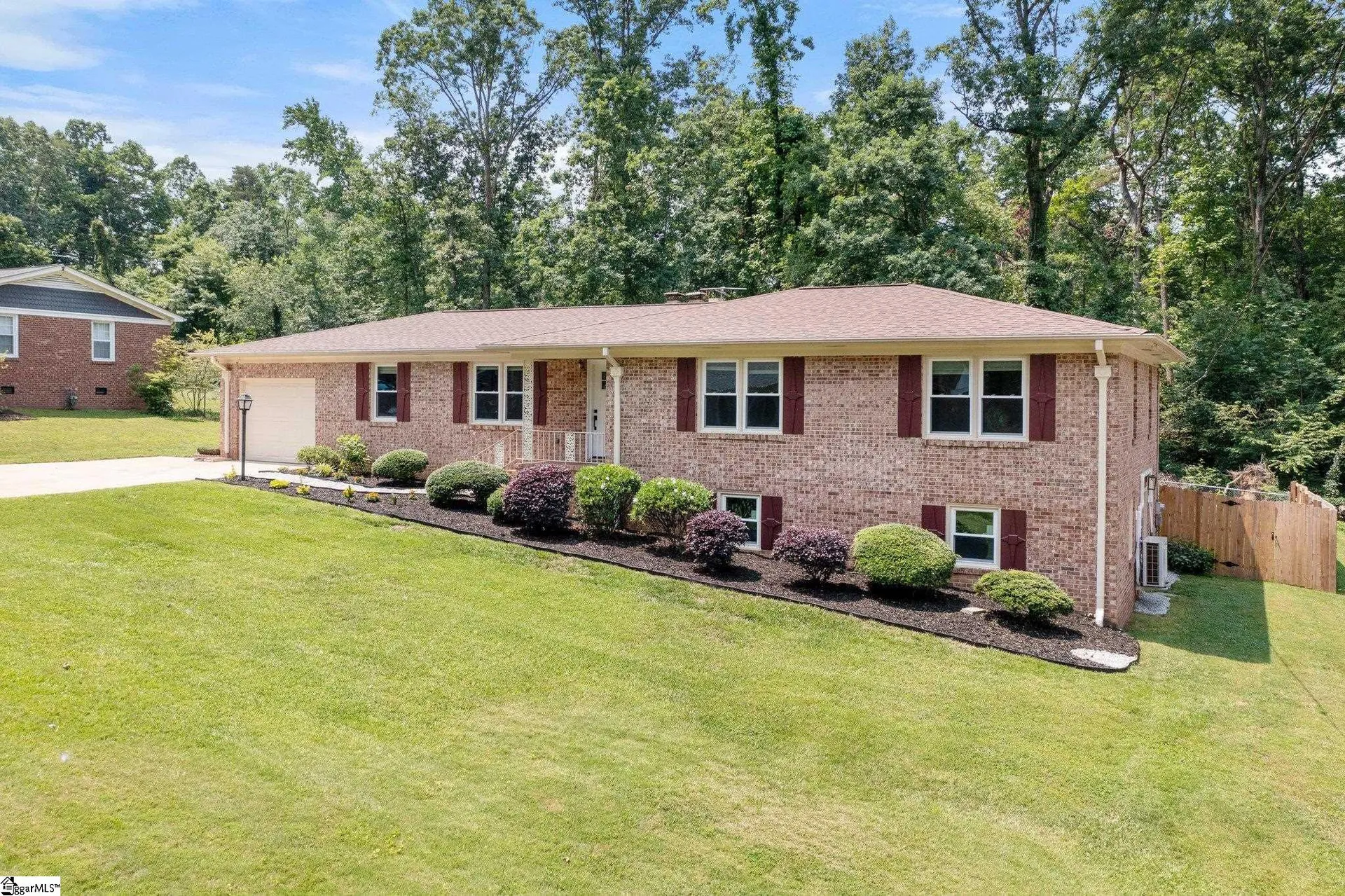 Property image 3 at 8 Ravensworth Road, Taylors, SC 29687