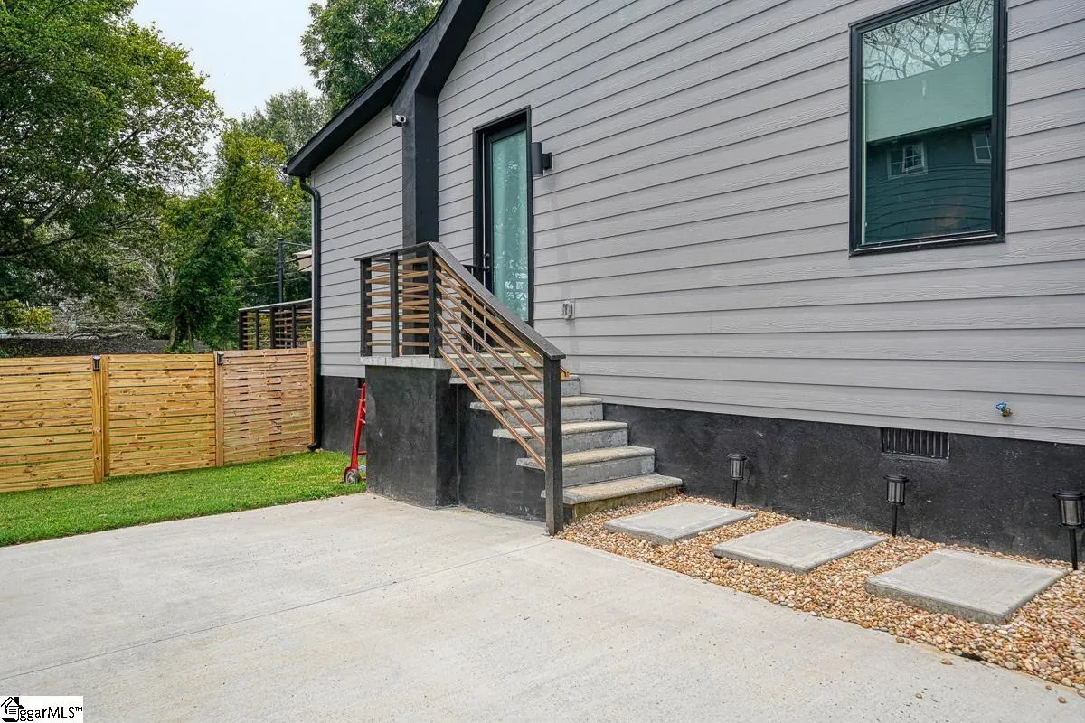 Property image 3 at 15 Furman Street, Greenville, SC 29611
