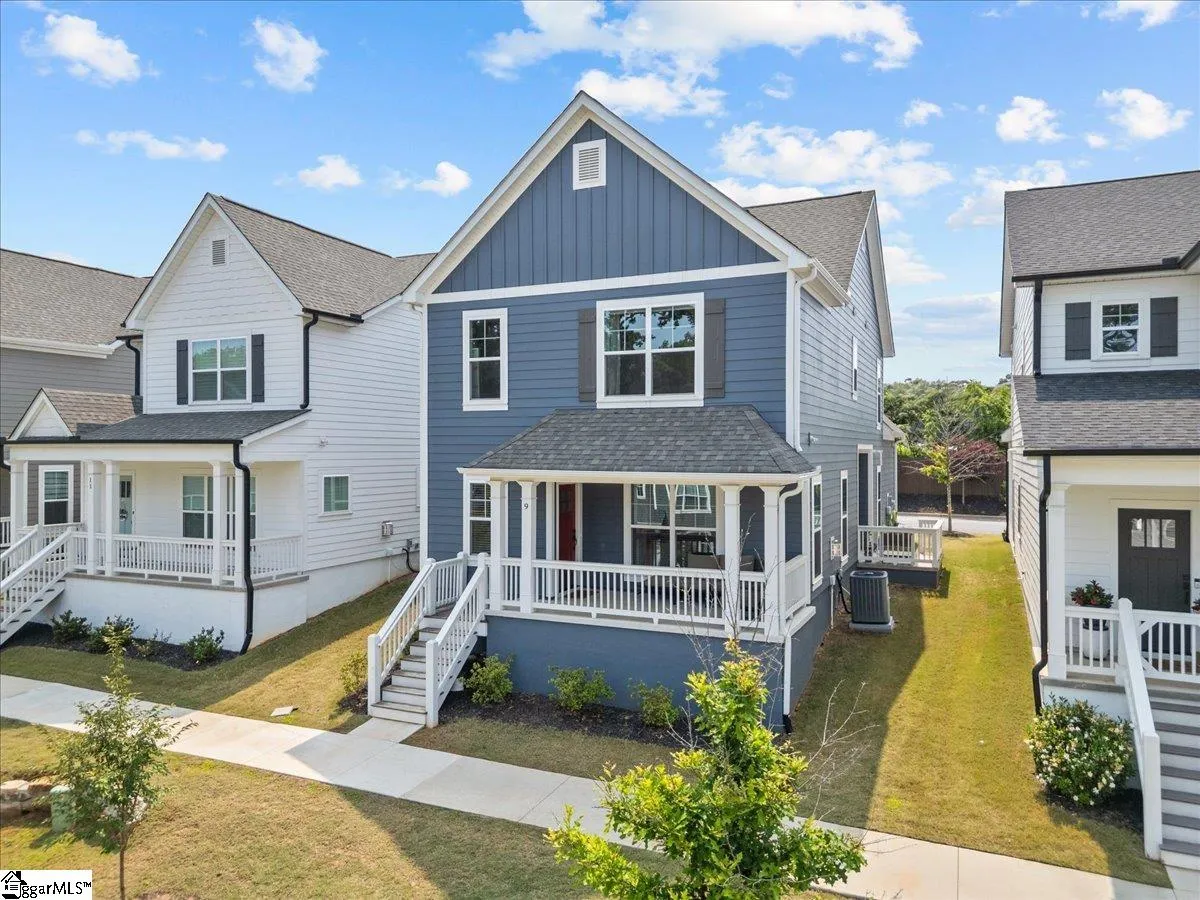 Property image 1 at 9 Logan Knoll Lane, Greenville, SC 29607