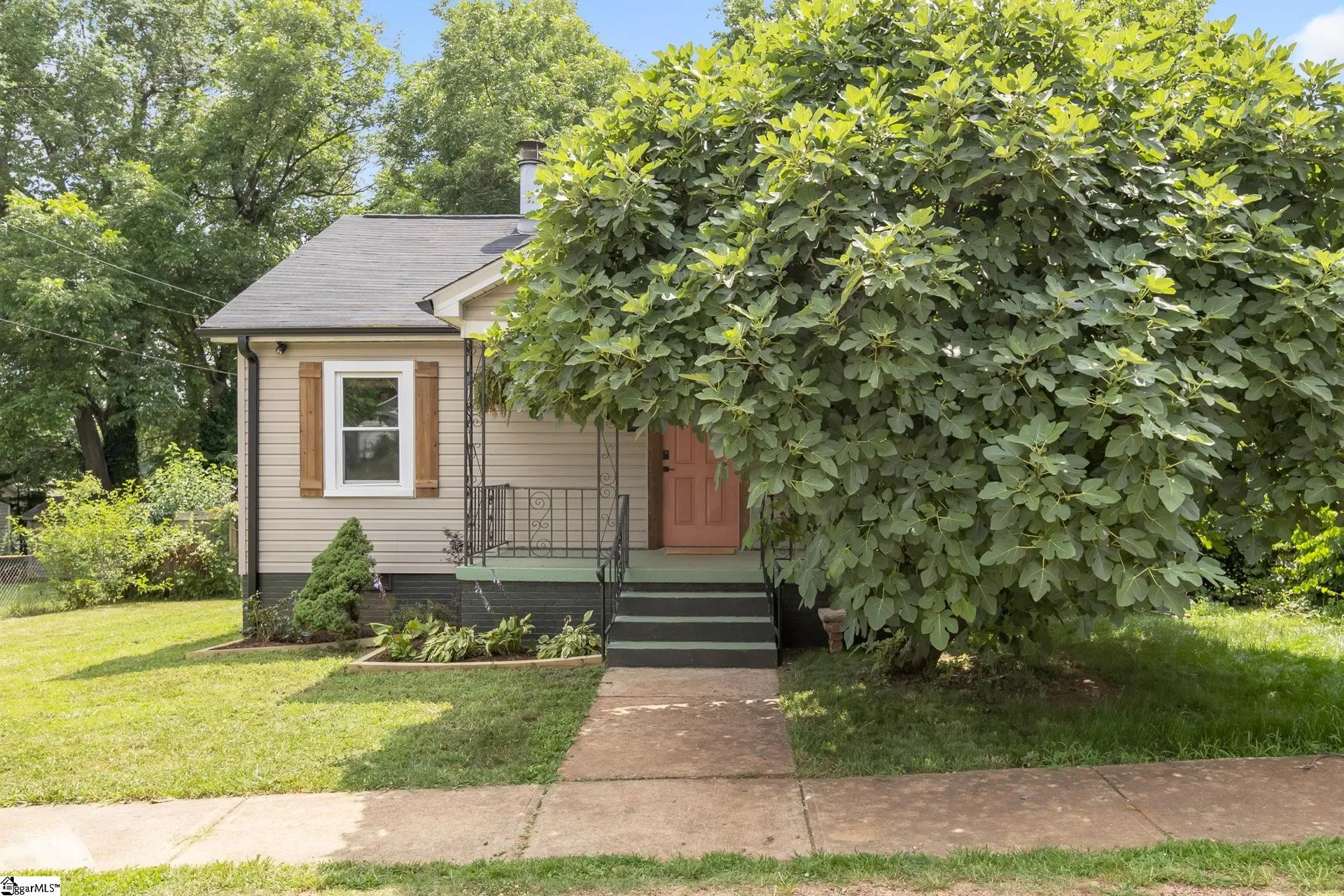 Property image 2 at 32 2nd Avenue, Greenville, SC 29609