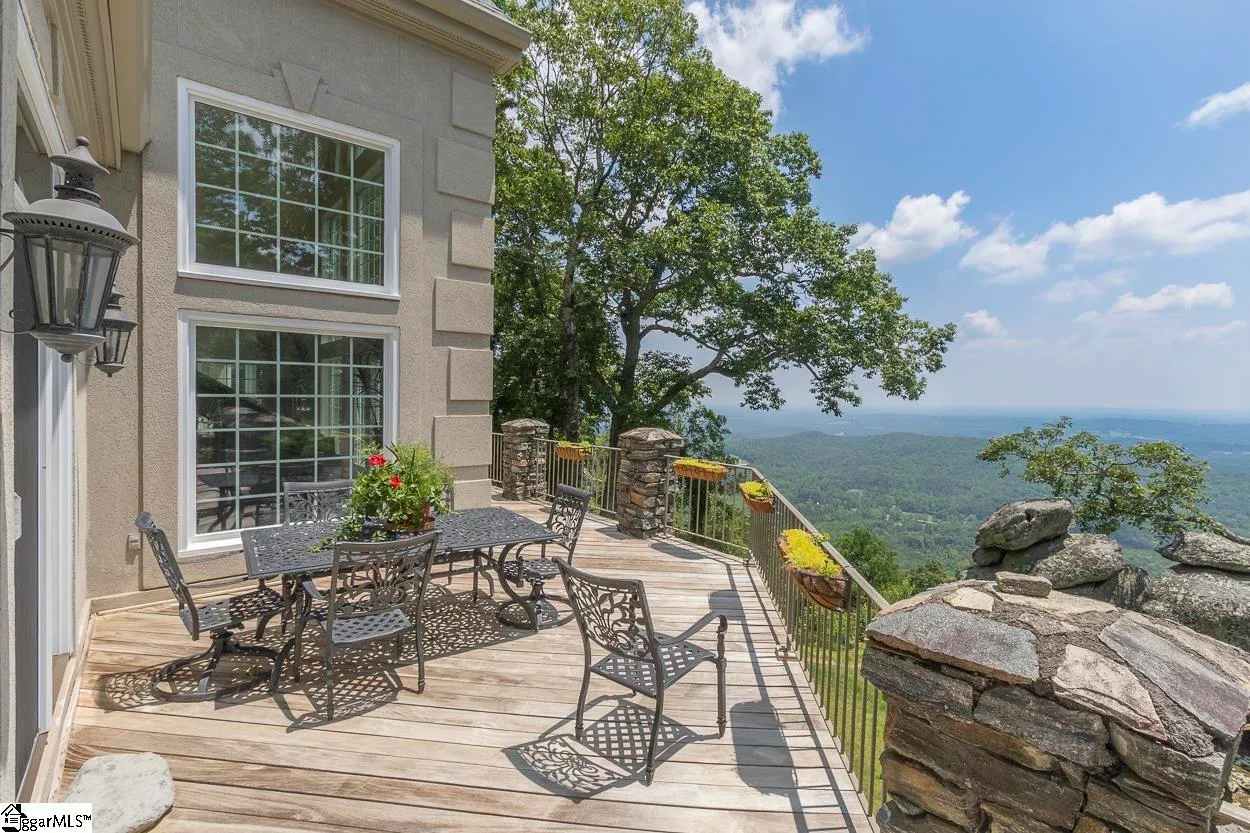 33 Southview Ledge Road