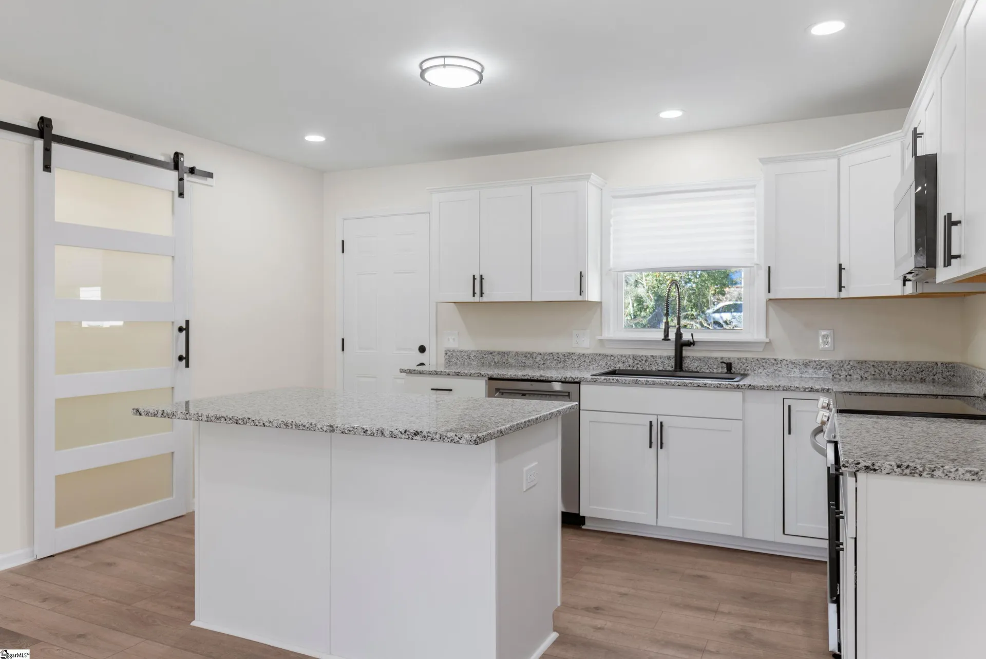 Property image 4 at 8 Harris Lane, Greenville, SC 29607