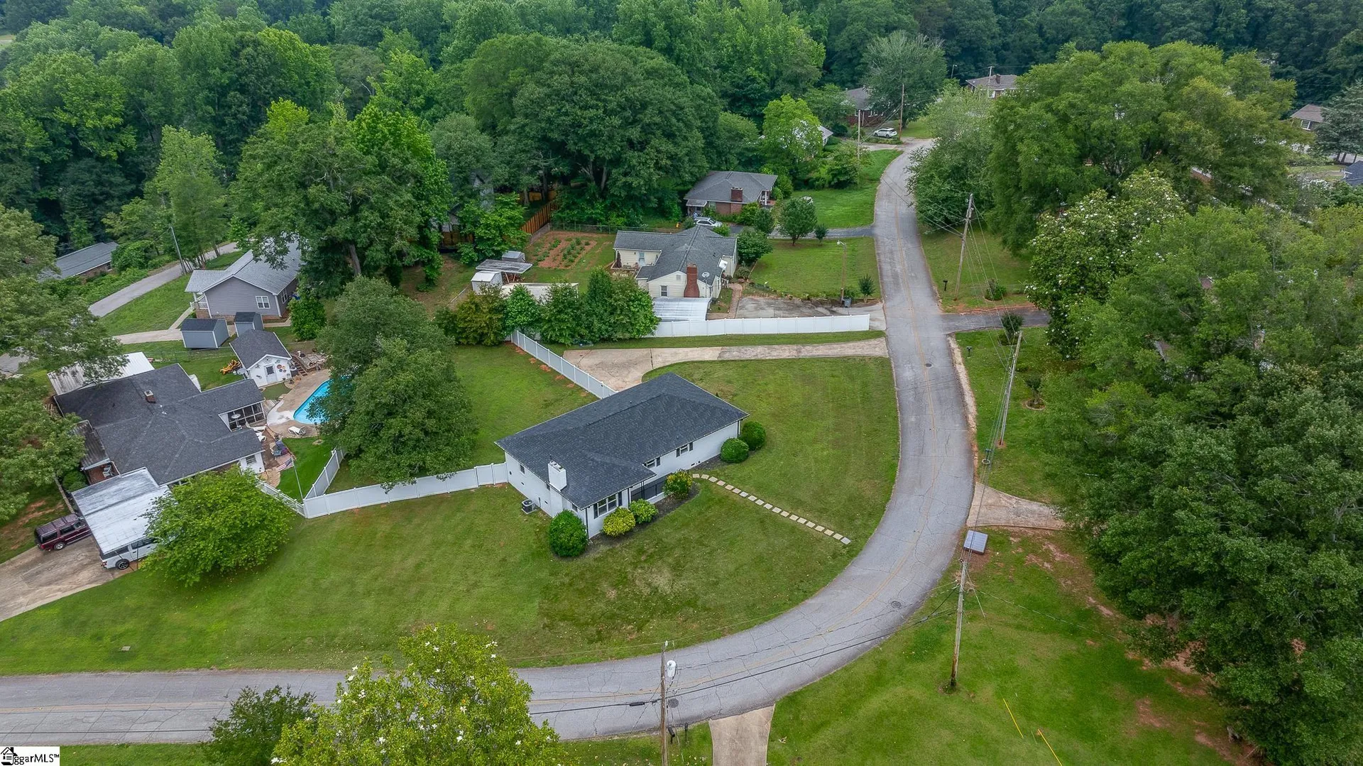 Property image 2 at 111 Tanglewood Drive, Greenville, SC 29611