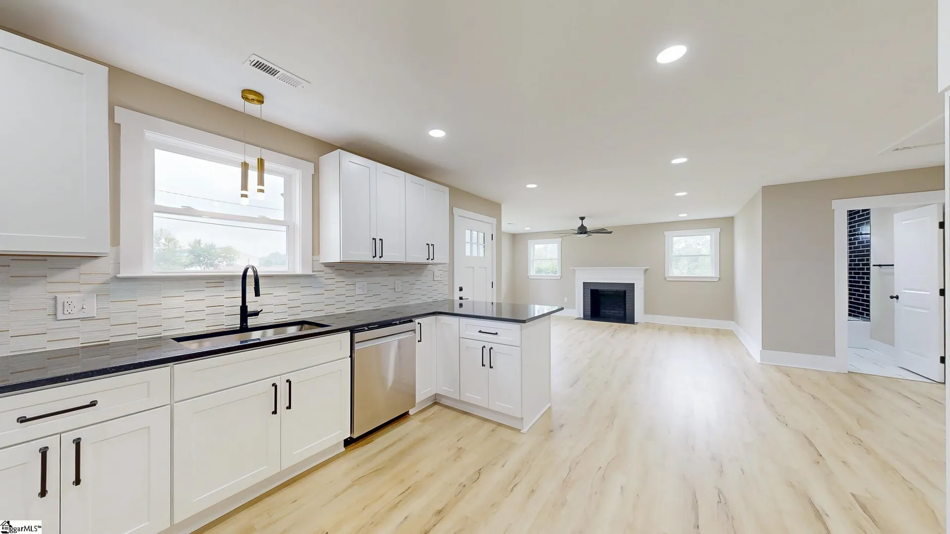 Property image 3 at 111 Tanglewood Drive, Greenville, SC 29611