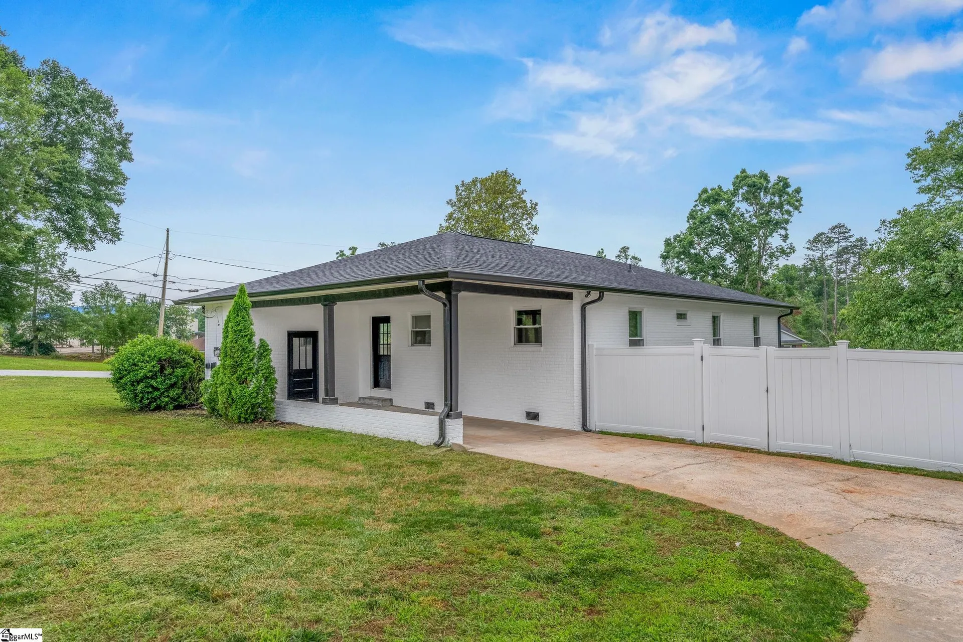 Property image 4 at 111 Tanglewood Drive, Greenville, SC 29611