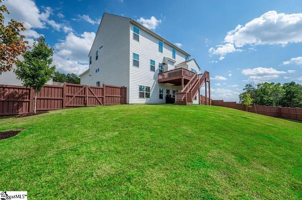 Property image 4 at 147 Bellecrest Lane, Greenville, SC 29607