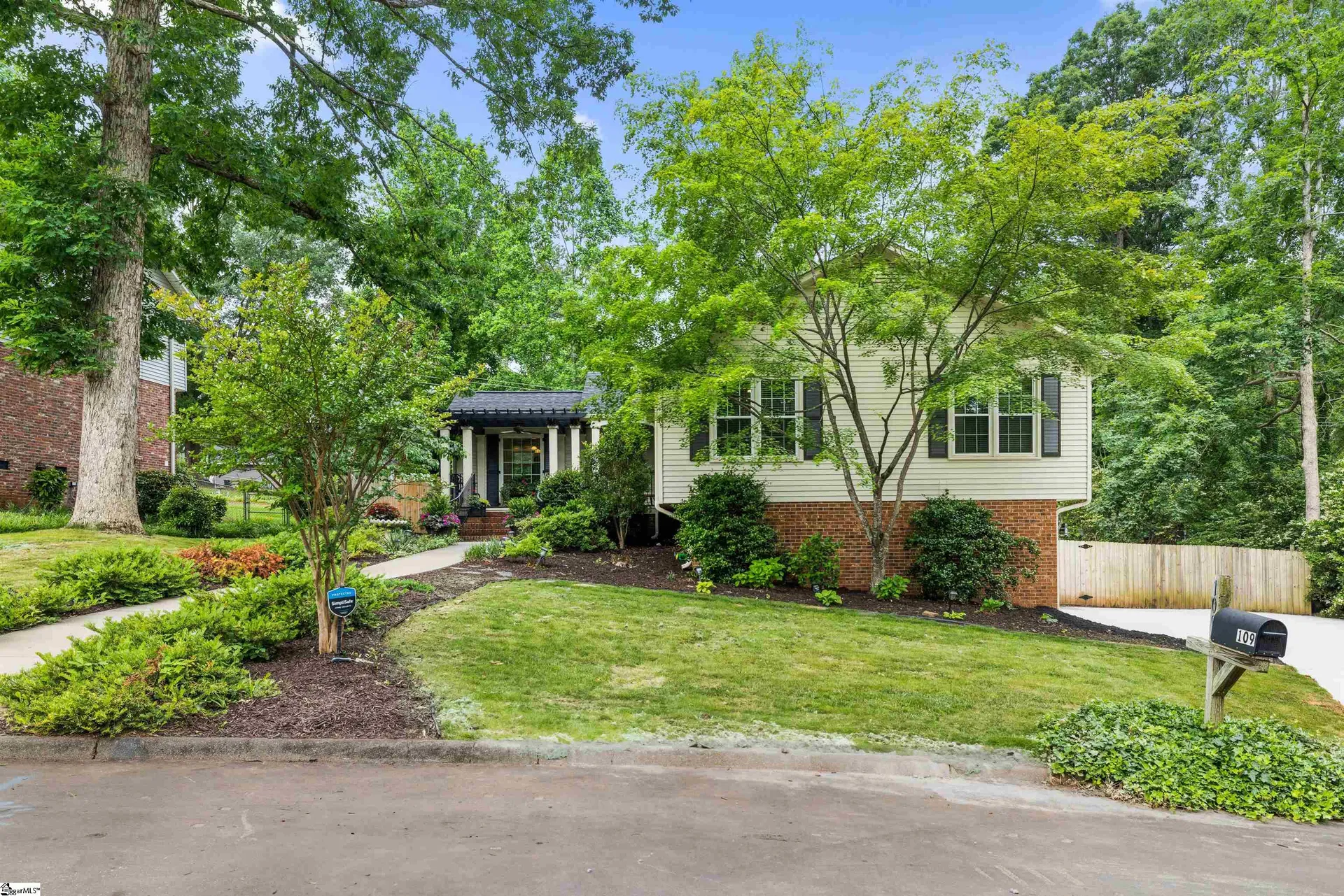 Property image 2 at 109 Appomattox Drive, Simpsonville, SC 29681