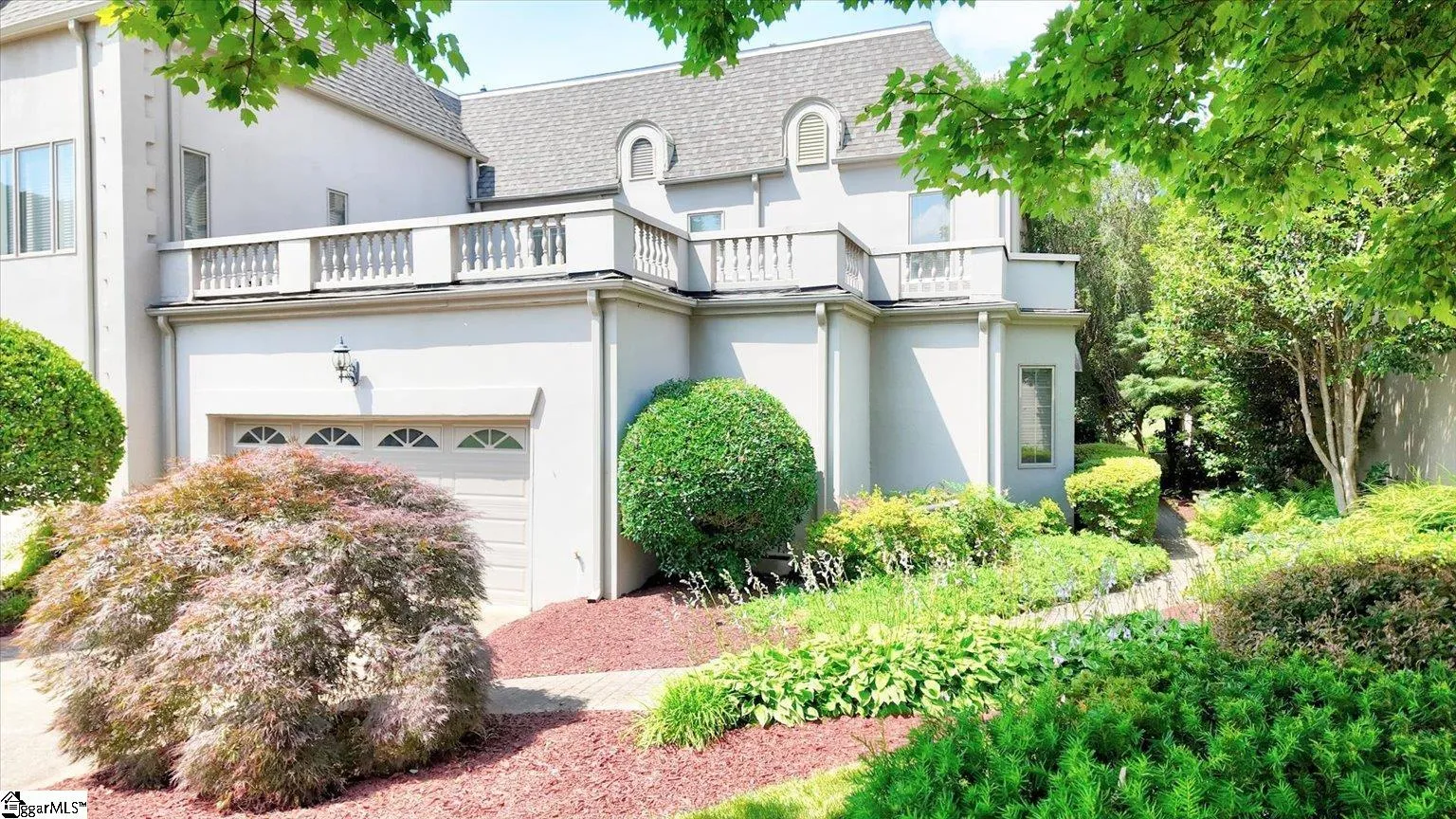 Chatelaine, Greer Community