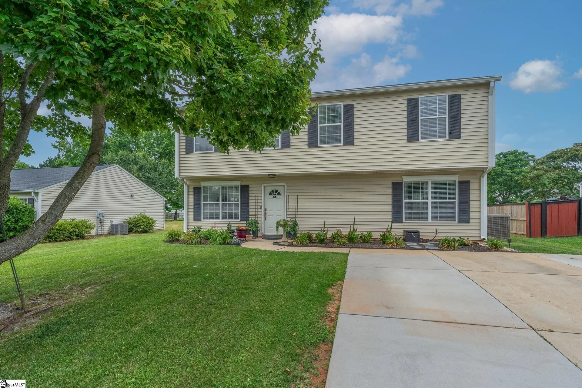 Property image 2 at 305 Tripmont Court, Simpsonville, SC 29680